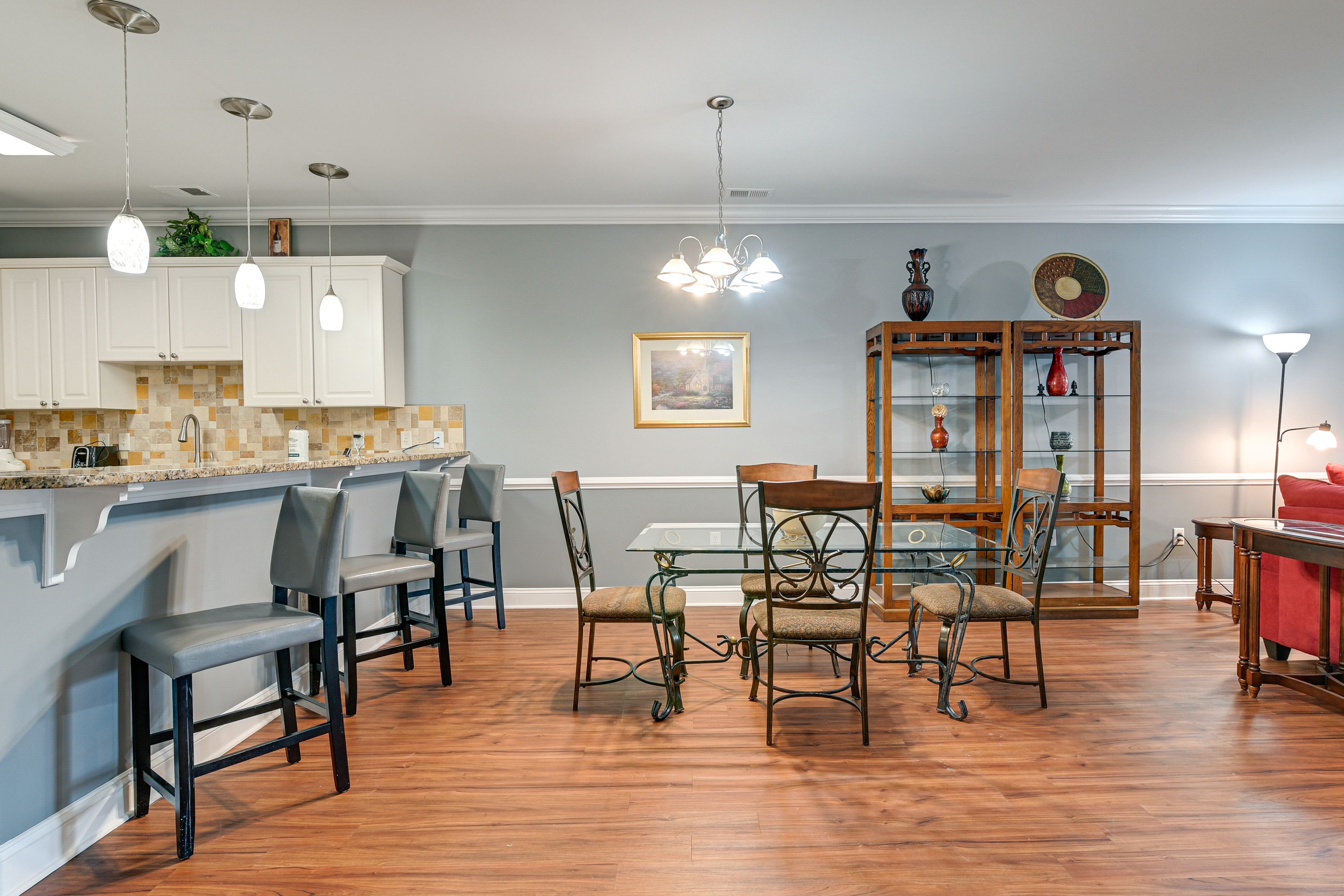Dining Area | Dishware & Flatware Provided