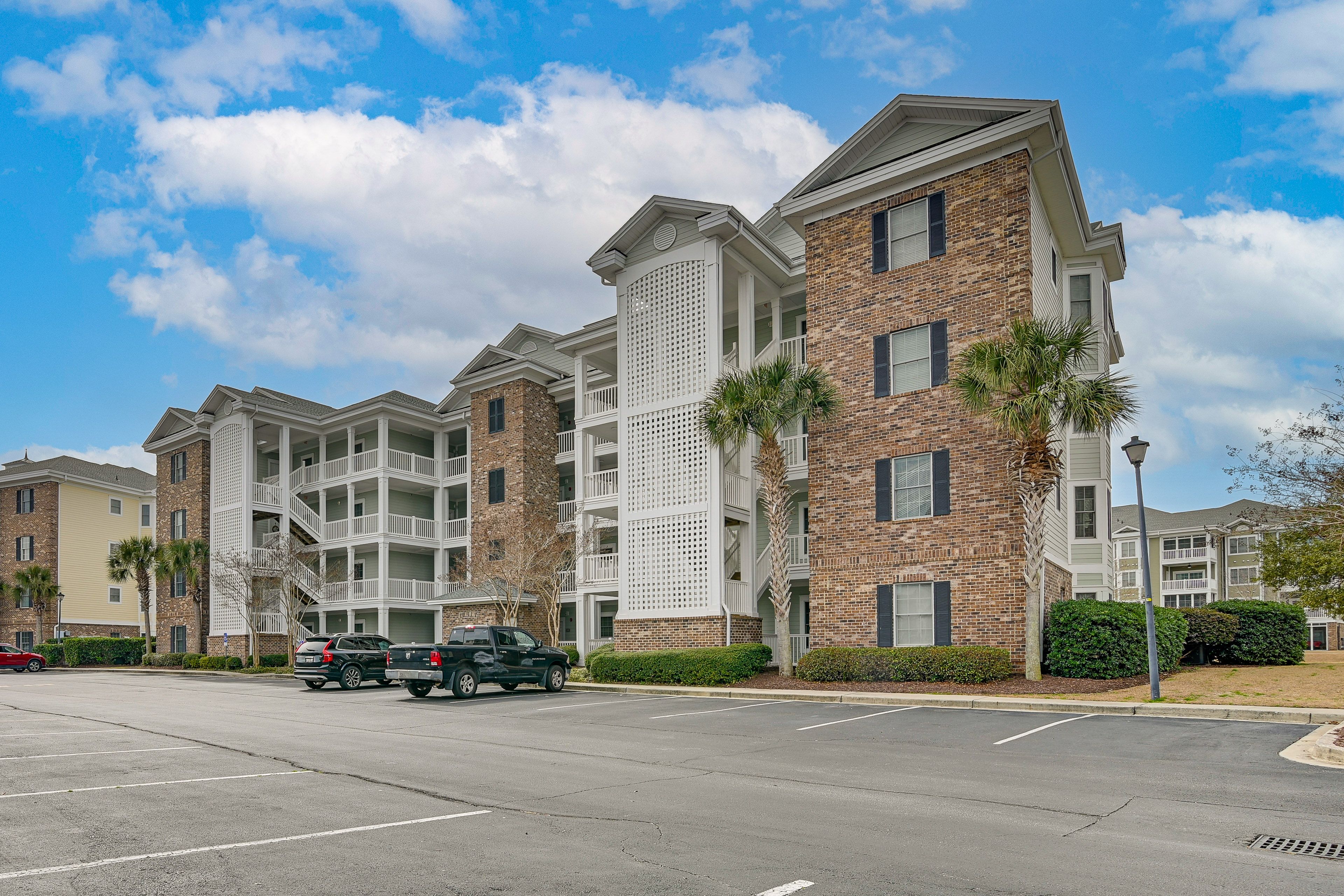 Parking | Community Lot (First-Come, First-Served)