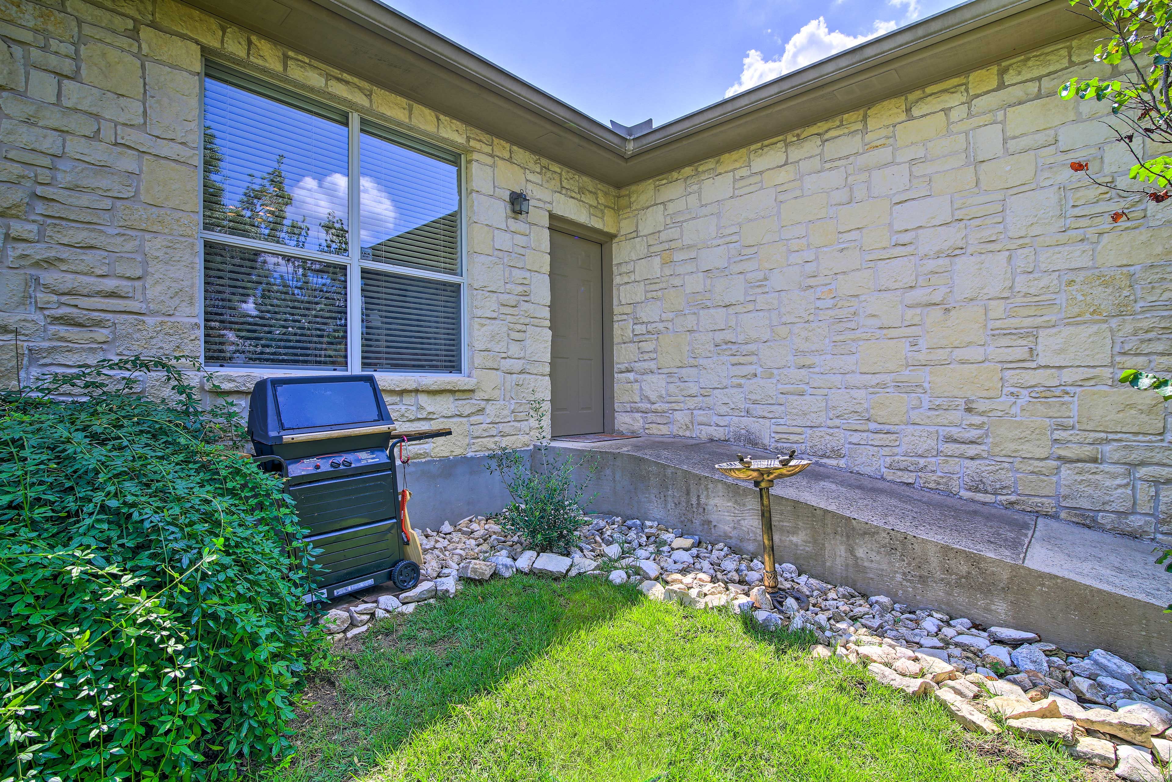Exterior | Gas Grill
