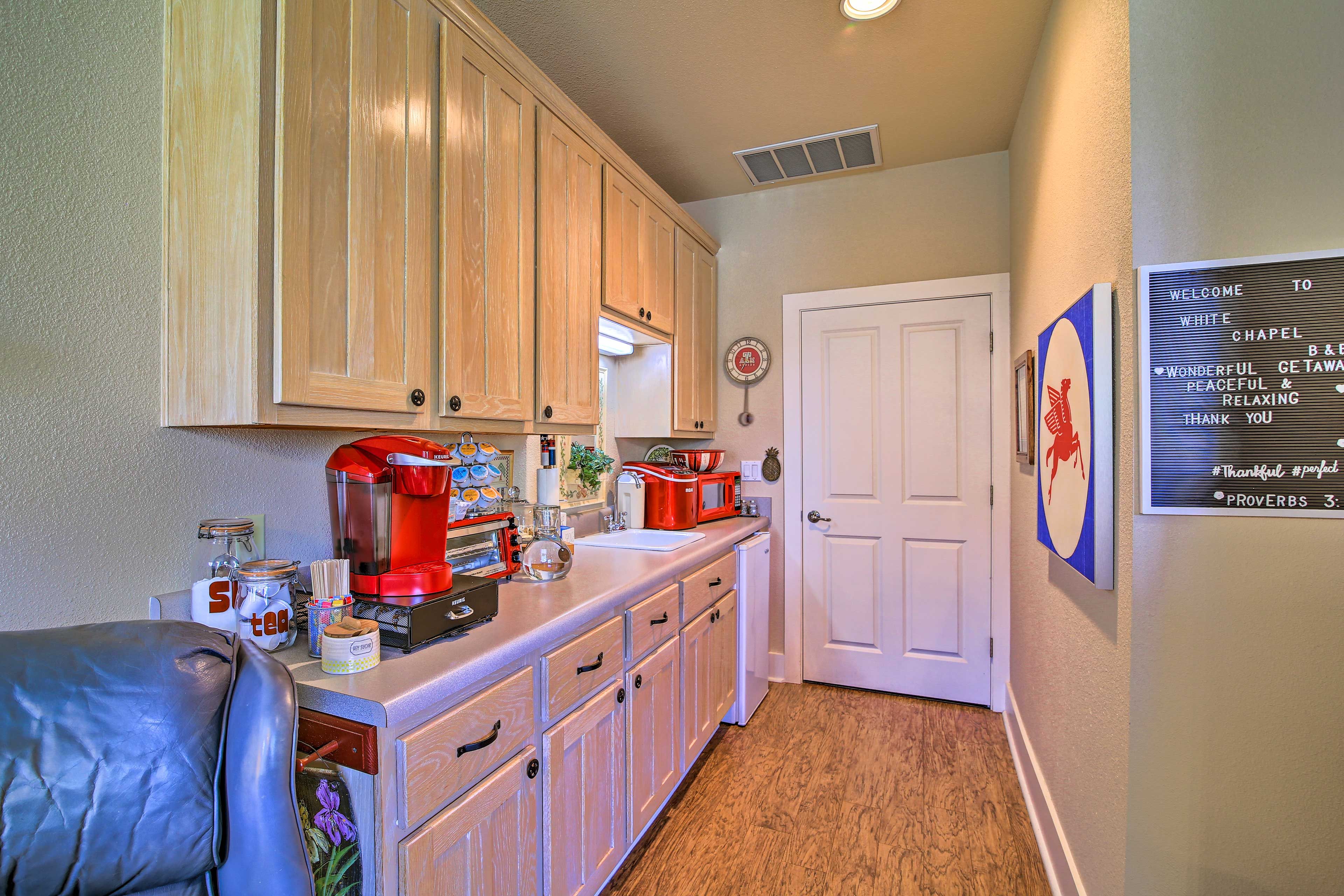 Kitchenette | Keurig Coffee Maker | Cooking Basics