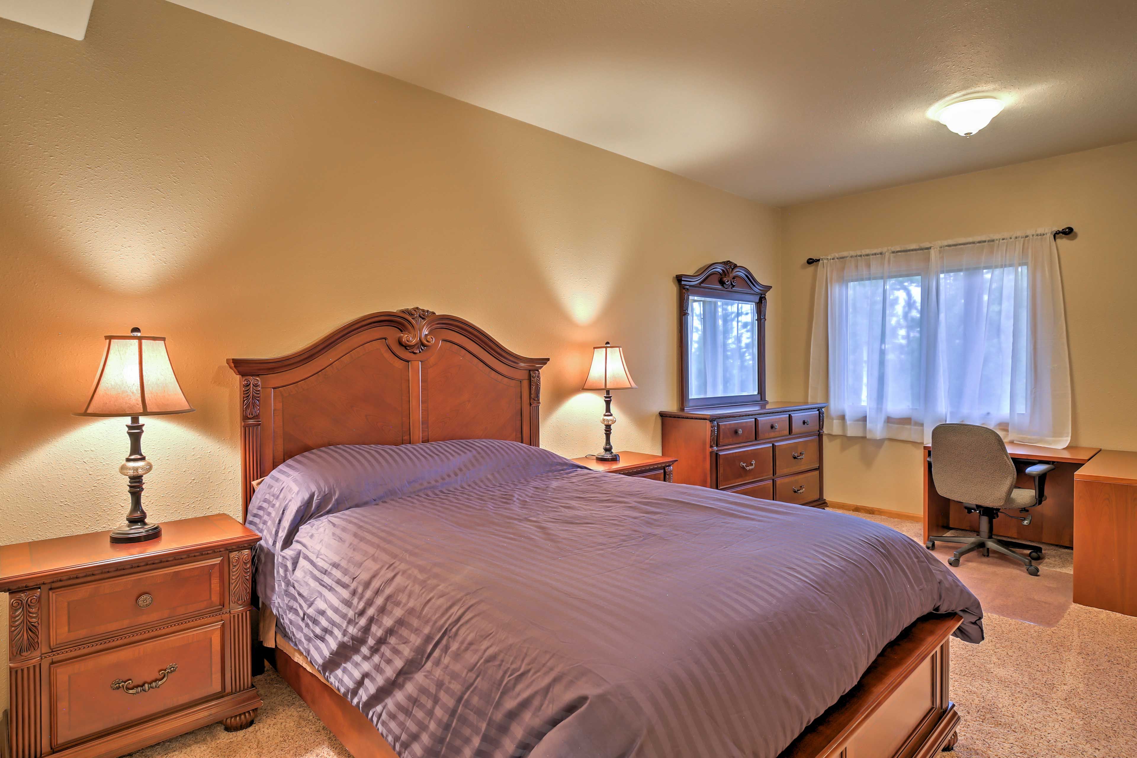 Bedroom 4 | Queen Bed | Ground Floor