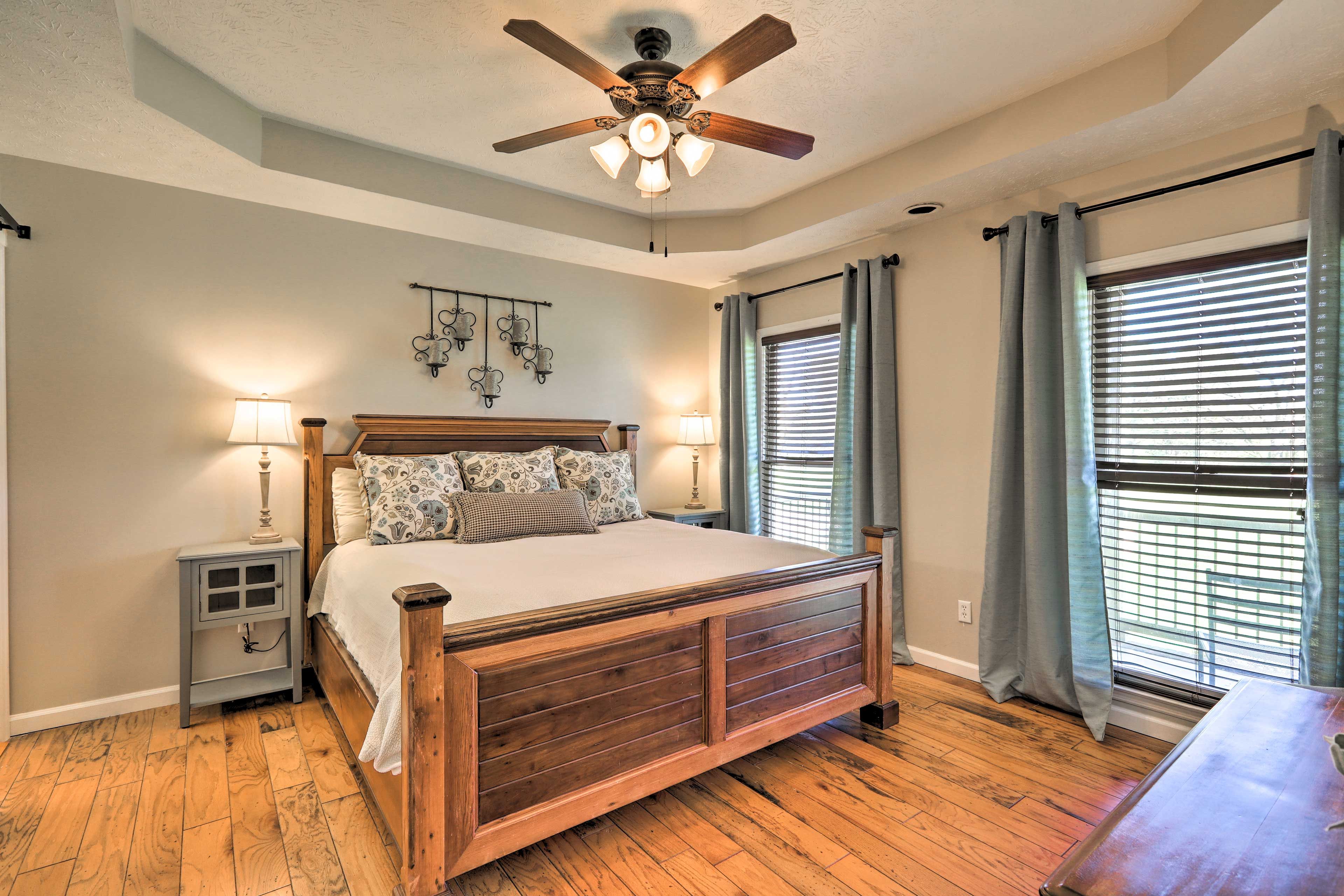 Bedroom 1 | King Bed | Linens Provided