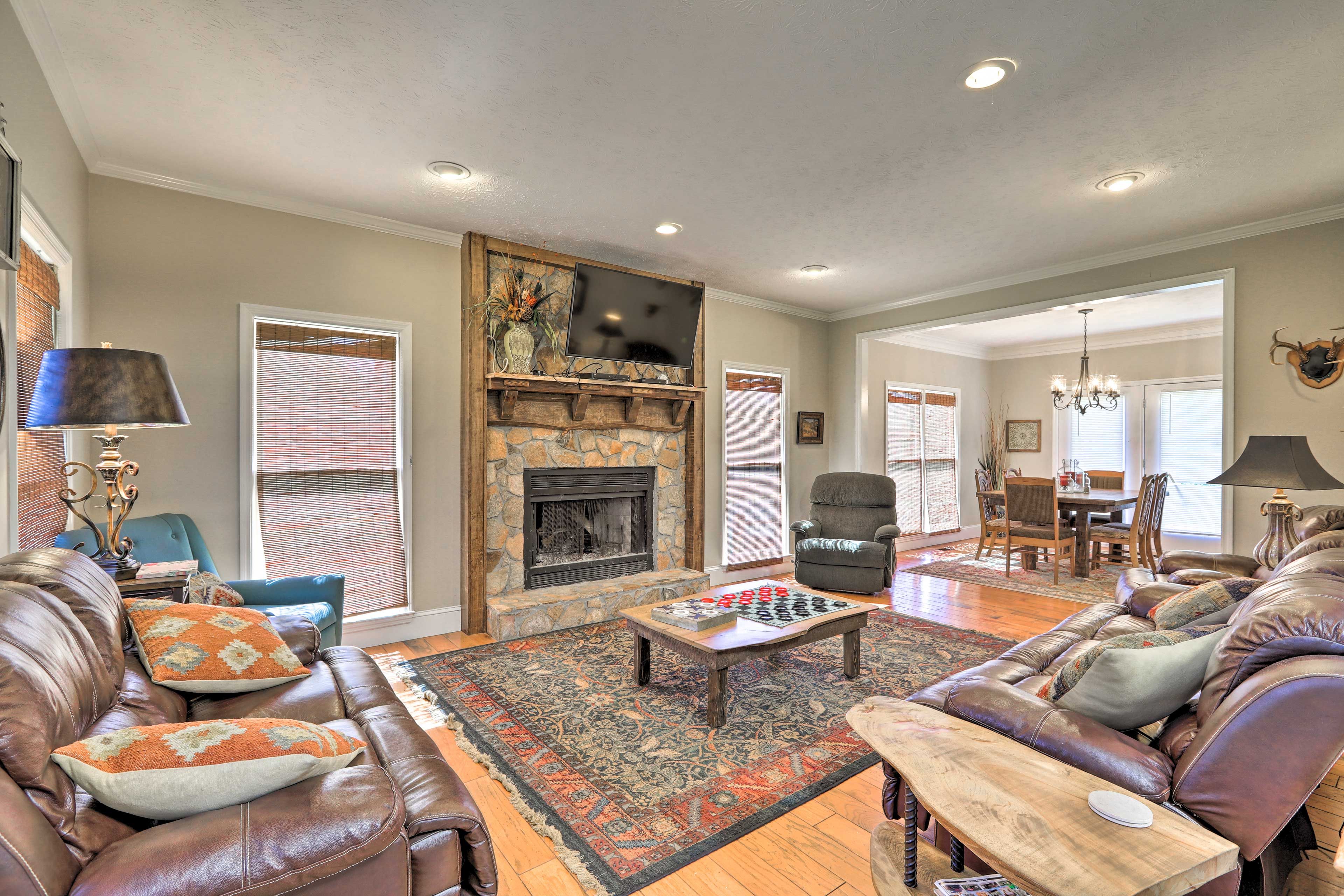 Living Room | Wood-Burning Fireplace | Central A/C & Heat | Satellite TV