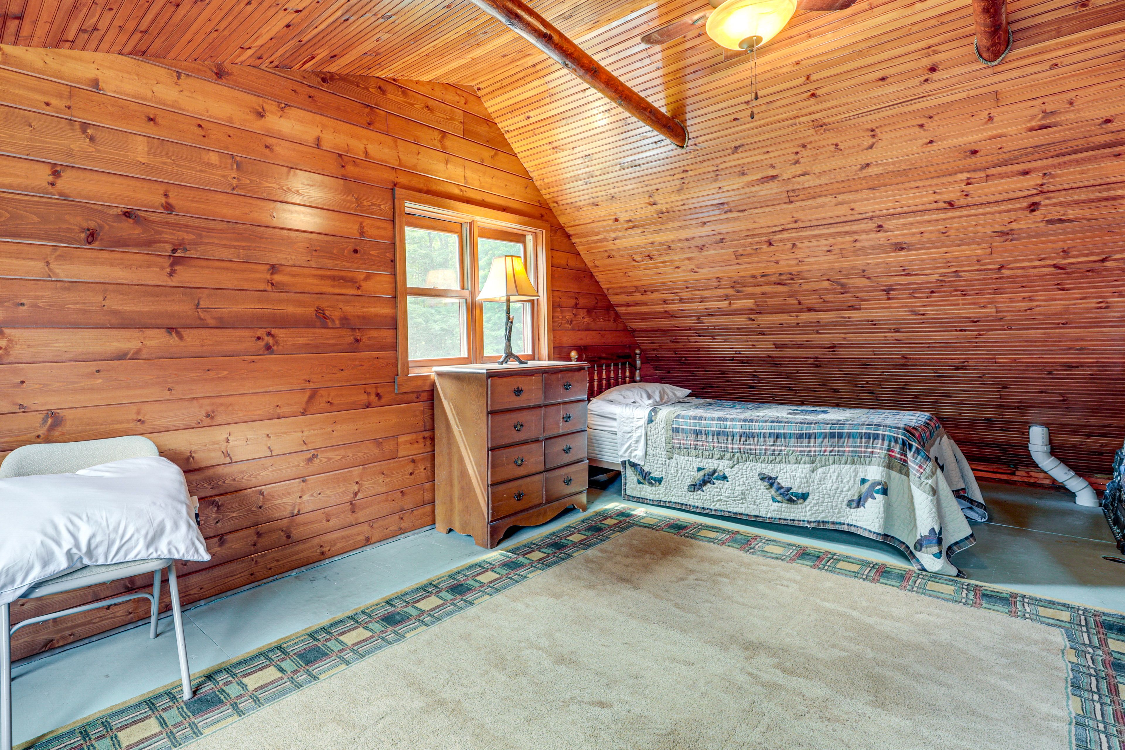 Southside Loft | 2nd Floor | Twin Bed