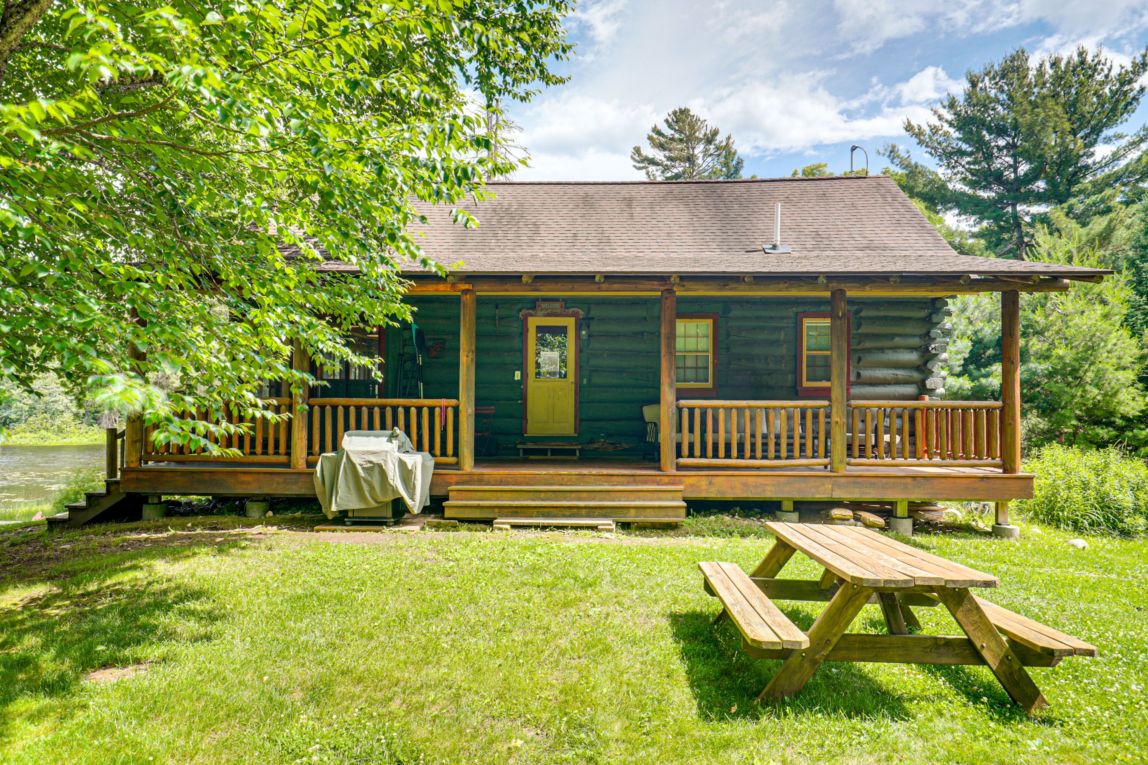 Exterior | Gas Grill | Covered Porch