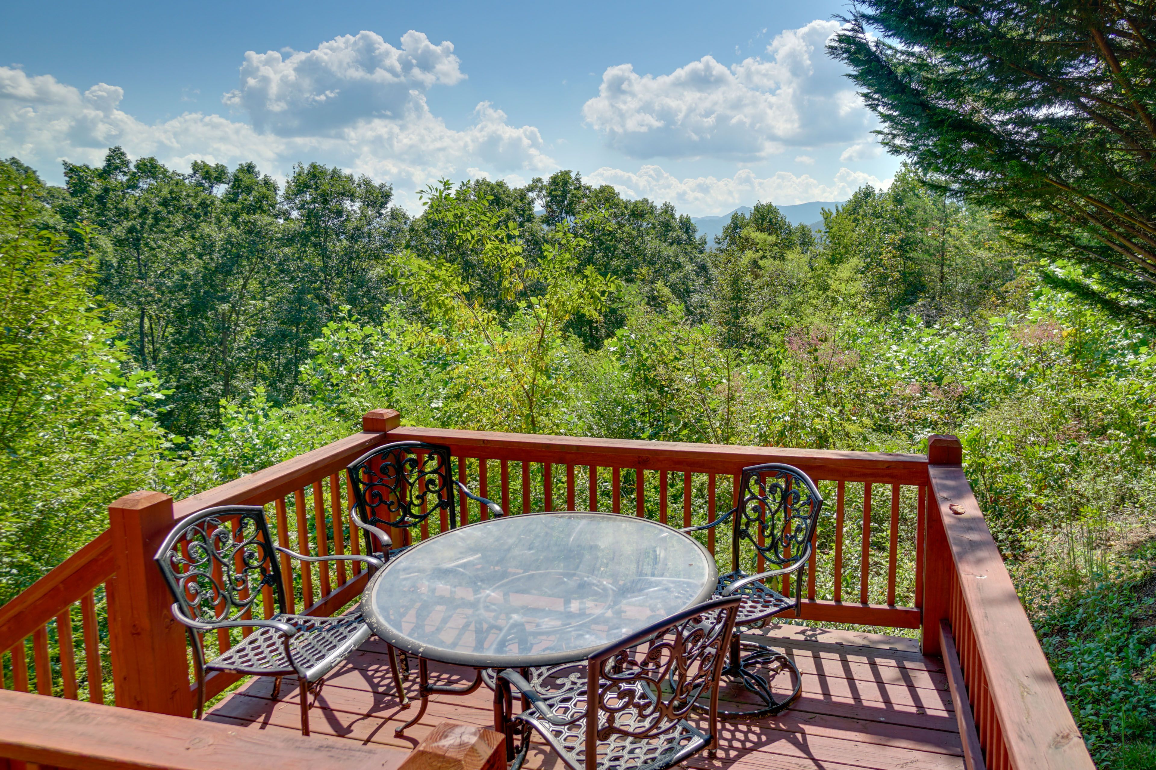 Private Deck | Outdoor Dining