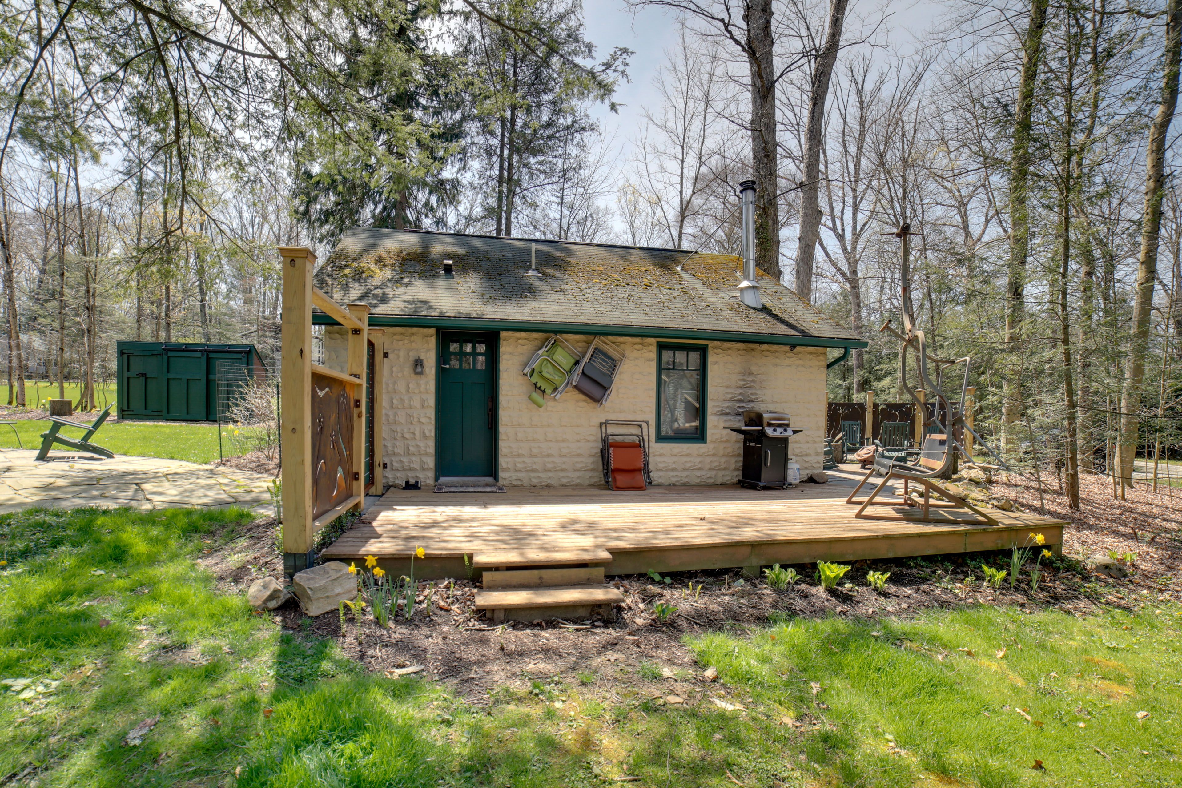 Private Deck | Swing | Fire Pit | Gas Grill