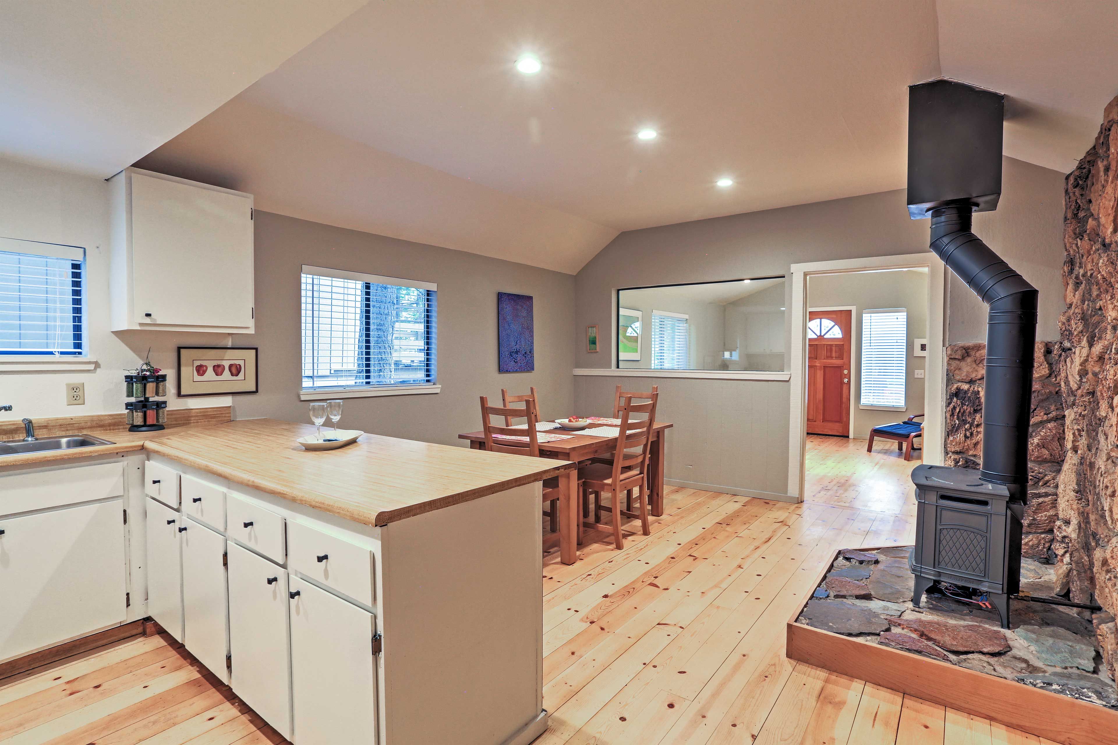 Ample counterspace makes it easy to whip up tasty meals in the kitchen.