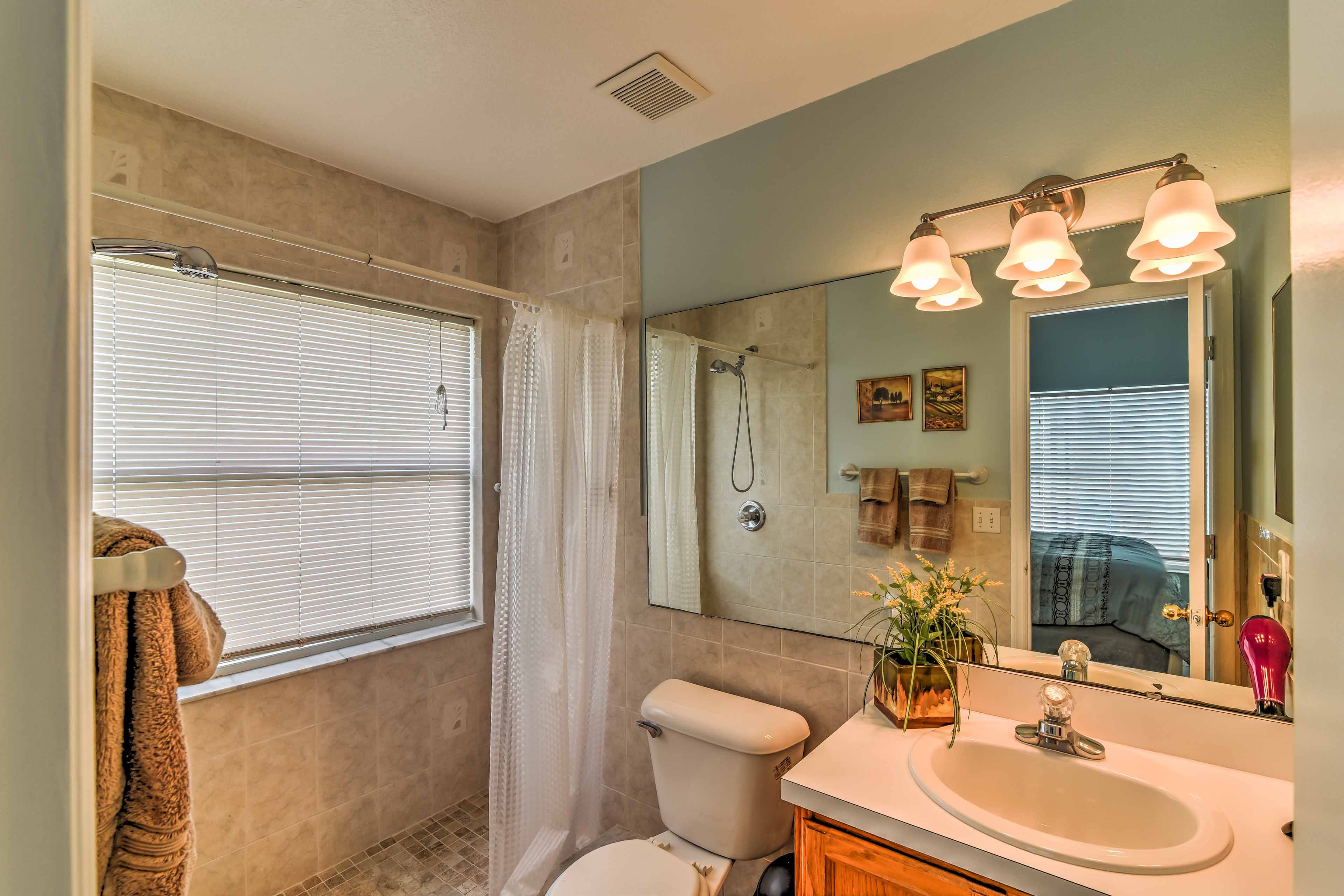 Full Bathroom | Hair Dryer