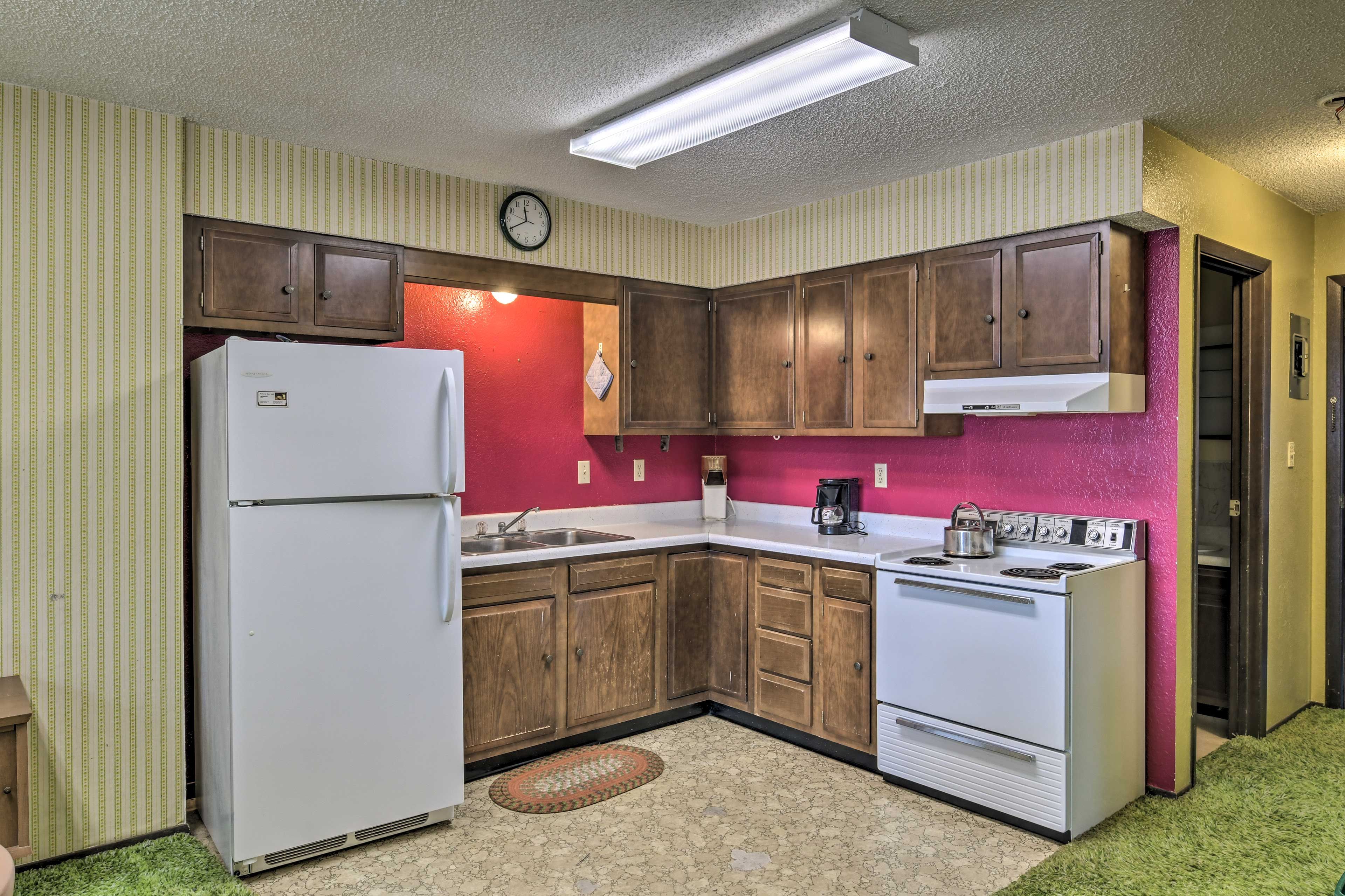 The well-equipped kitchenette offers everything you'll need for home cooking.
