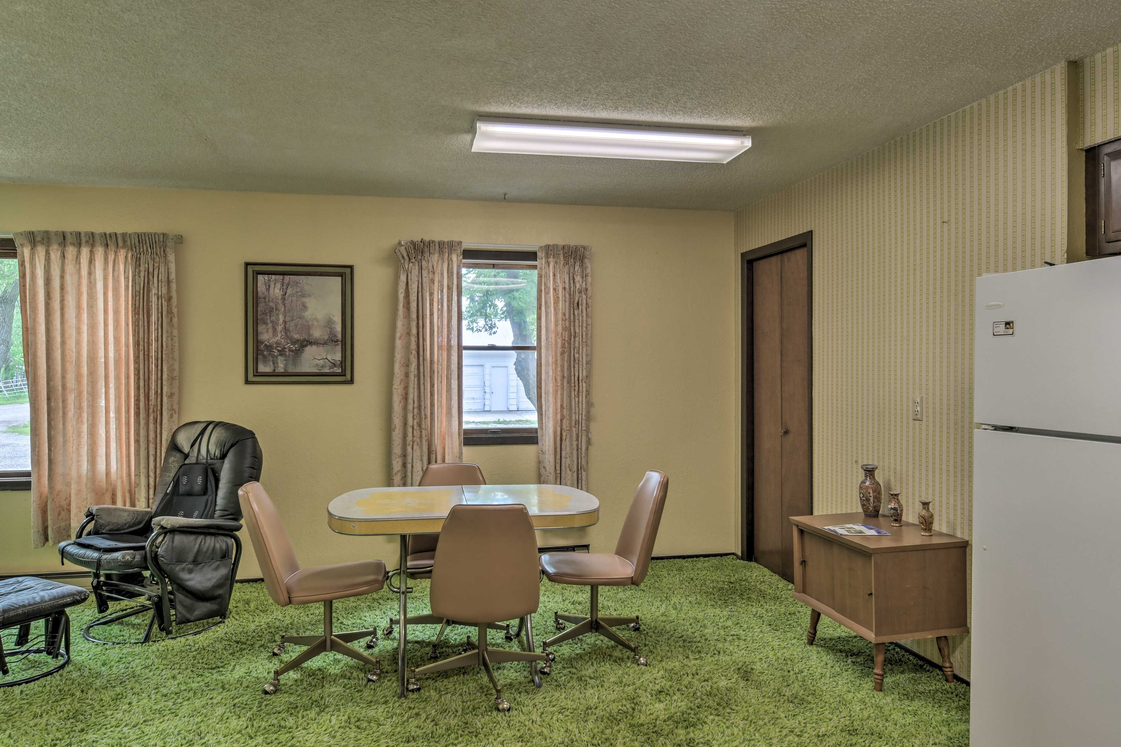 The open layout makes it easy to share quality time.