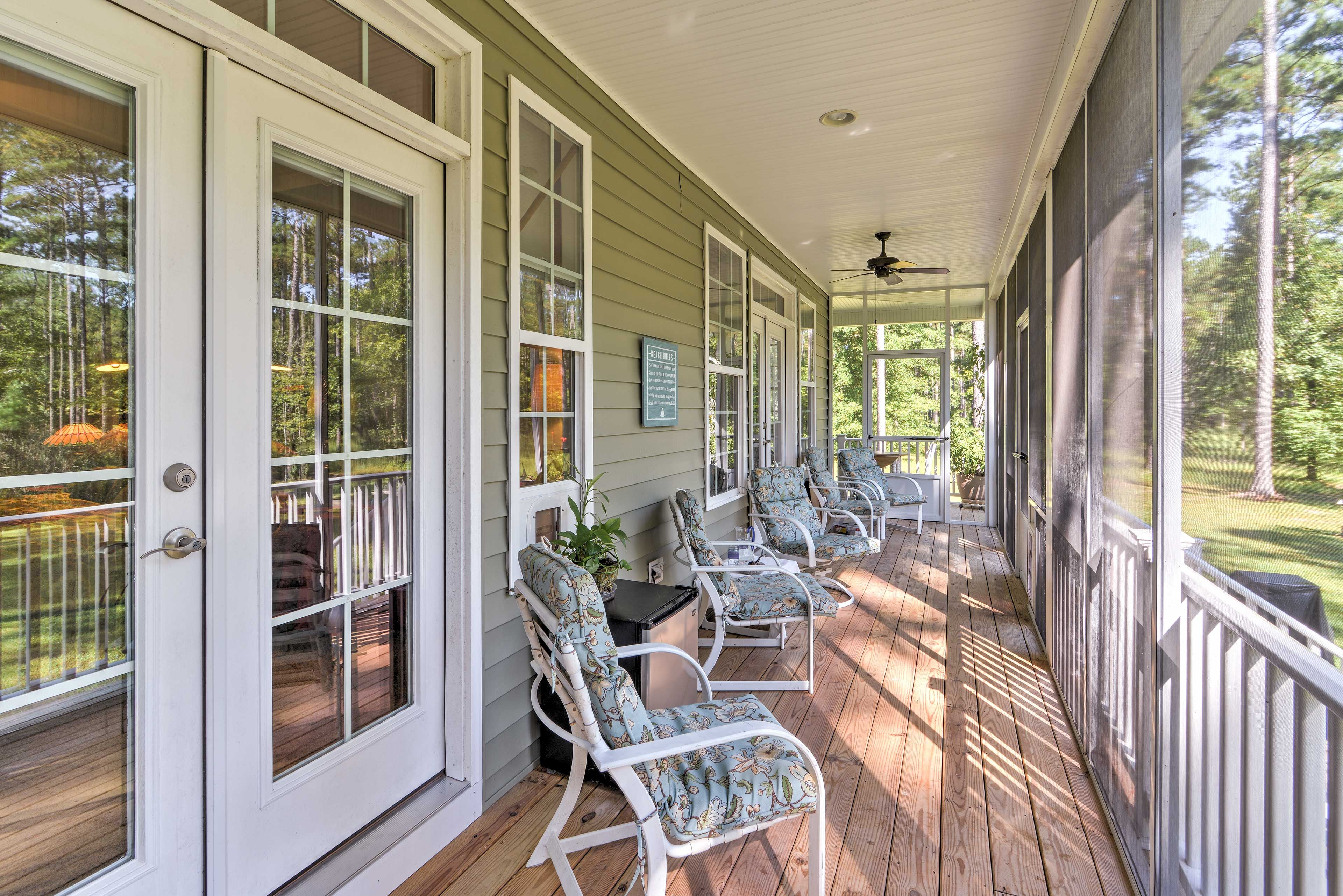 Screened Deck | Pet Friendly w/ Fee | Gas Grill & Smoker