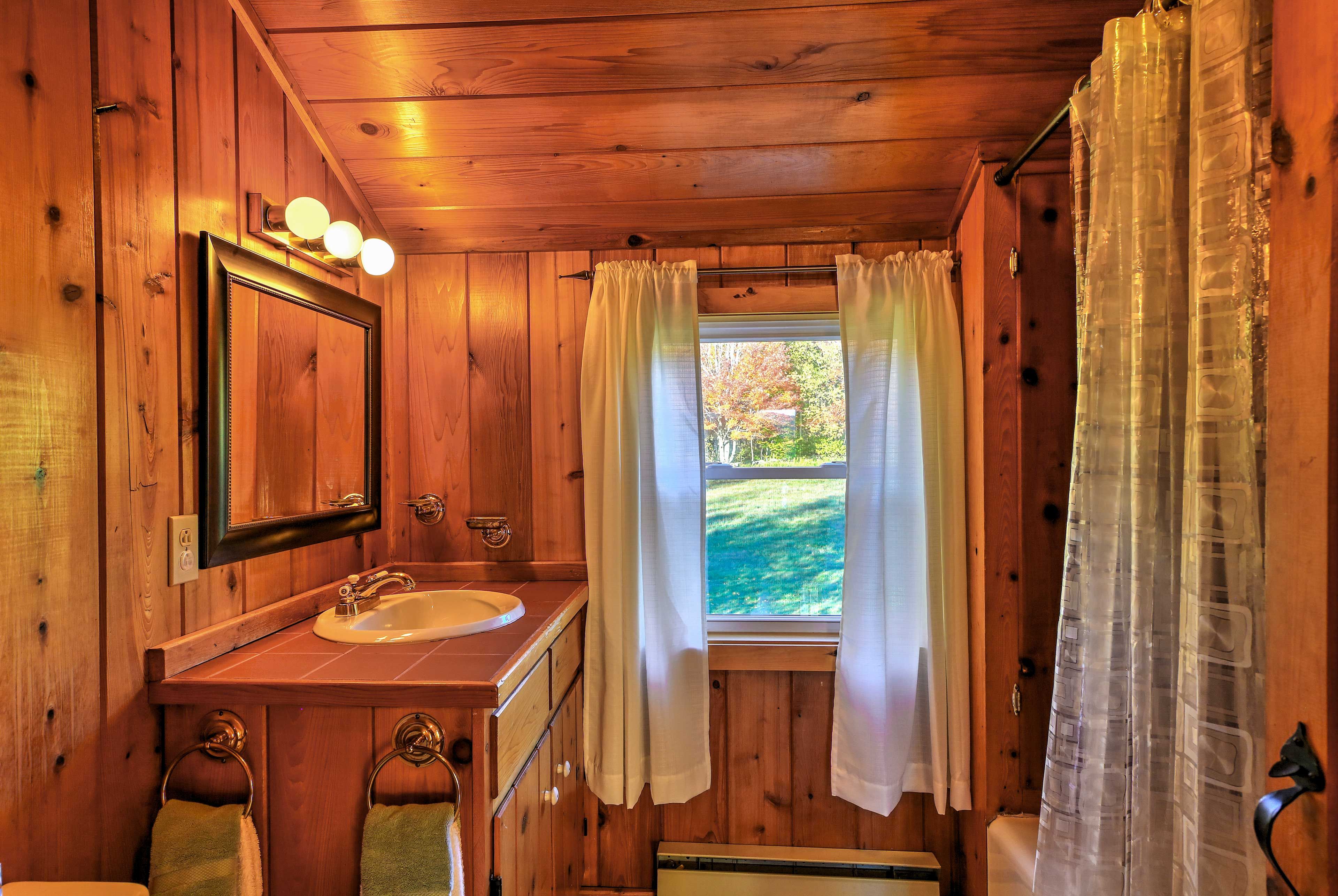 Full Bathroom | Linens & Towels
