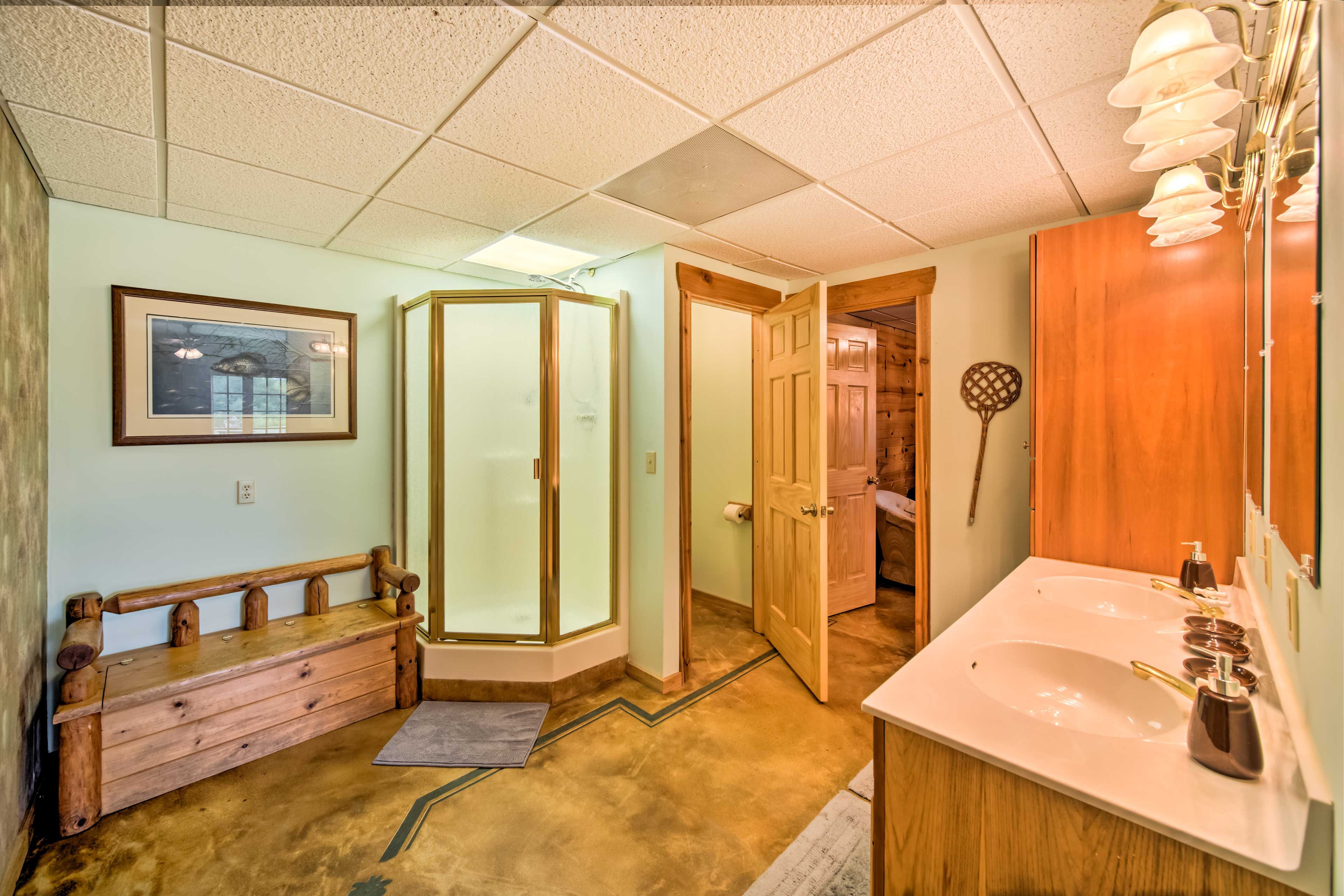 Full Bathroom | Towels/Linens