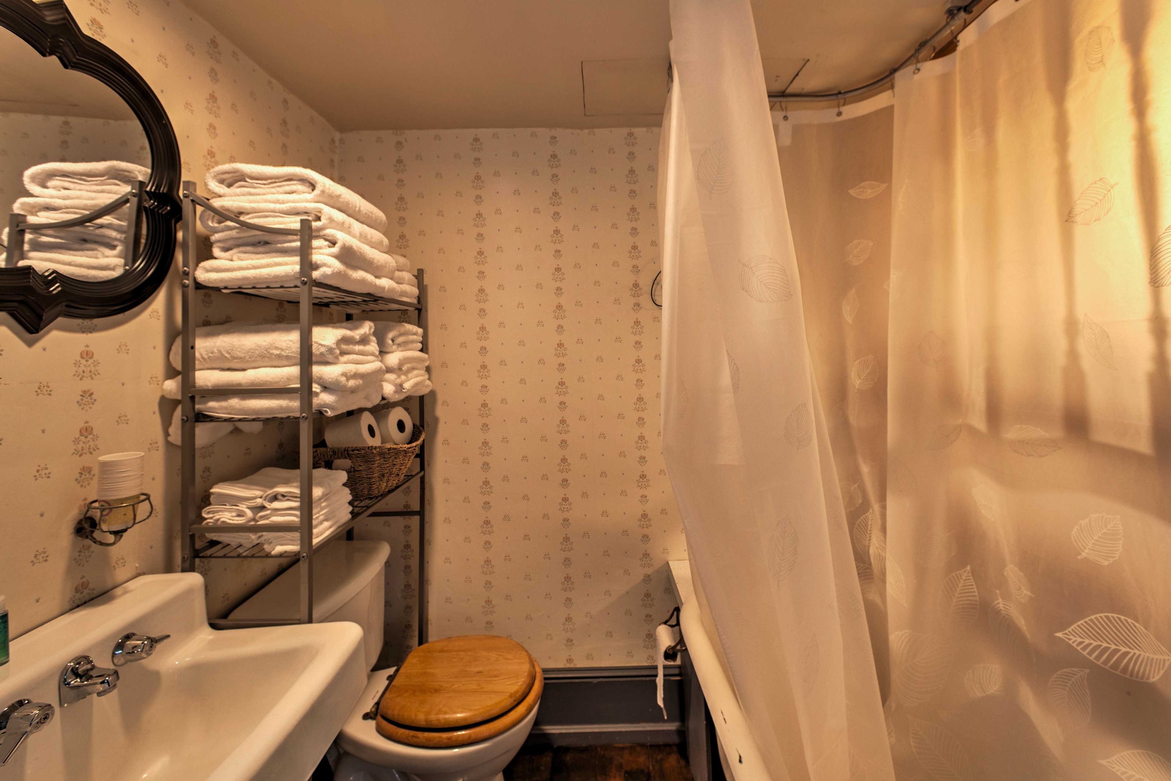 There are plenty of towels provided for your stay.