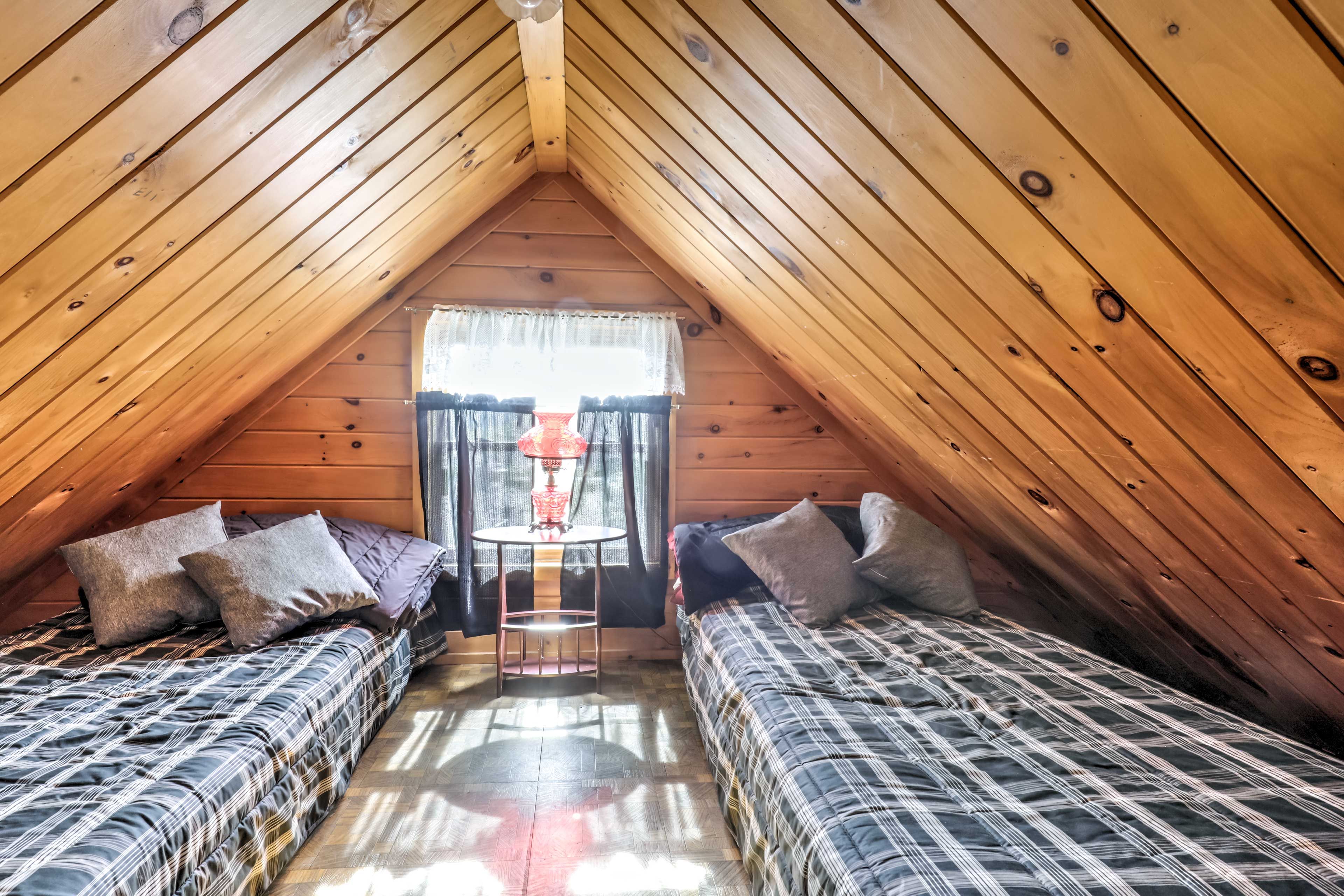 Loft | 2 Twin Beds
