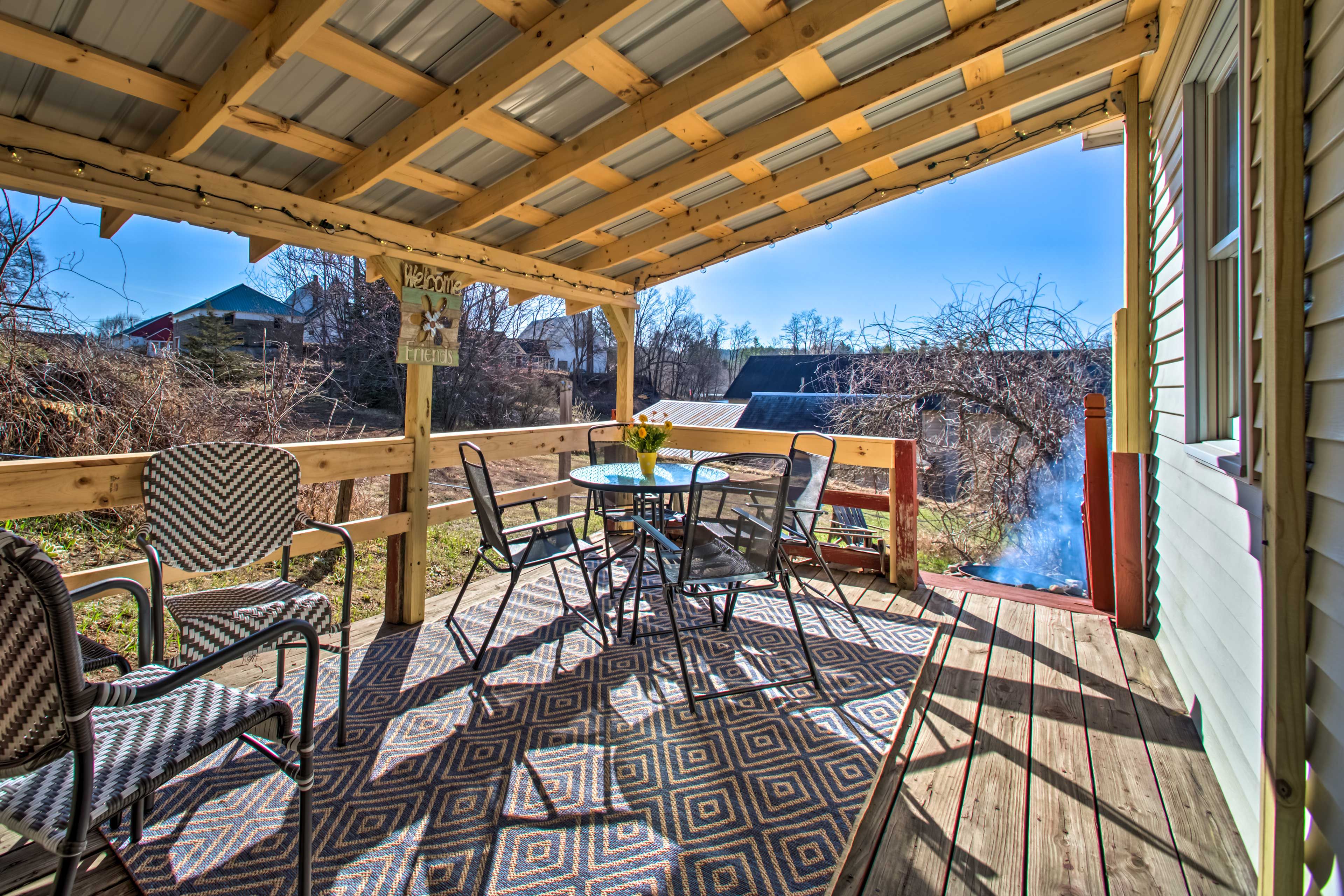 Furnished Deck | Gas Grill (Propane Provided)