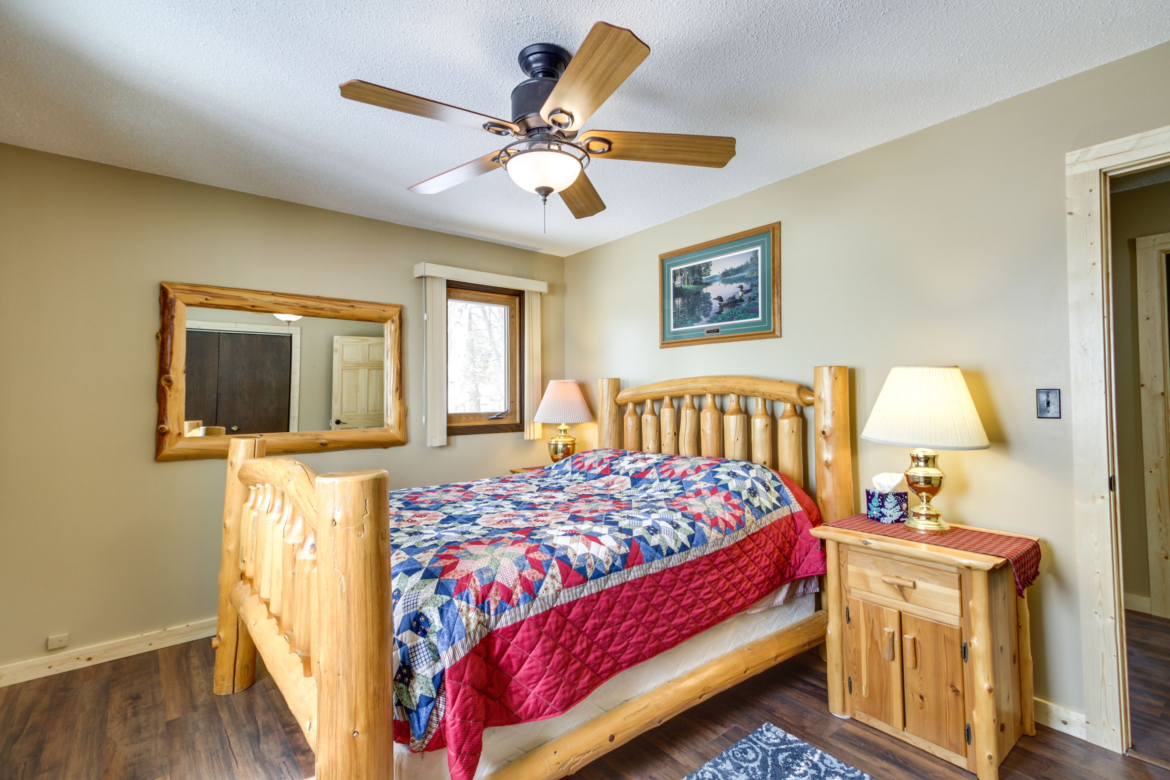 Bedroom 1 | Queen Bed