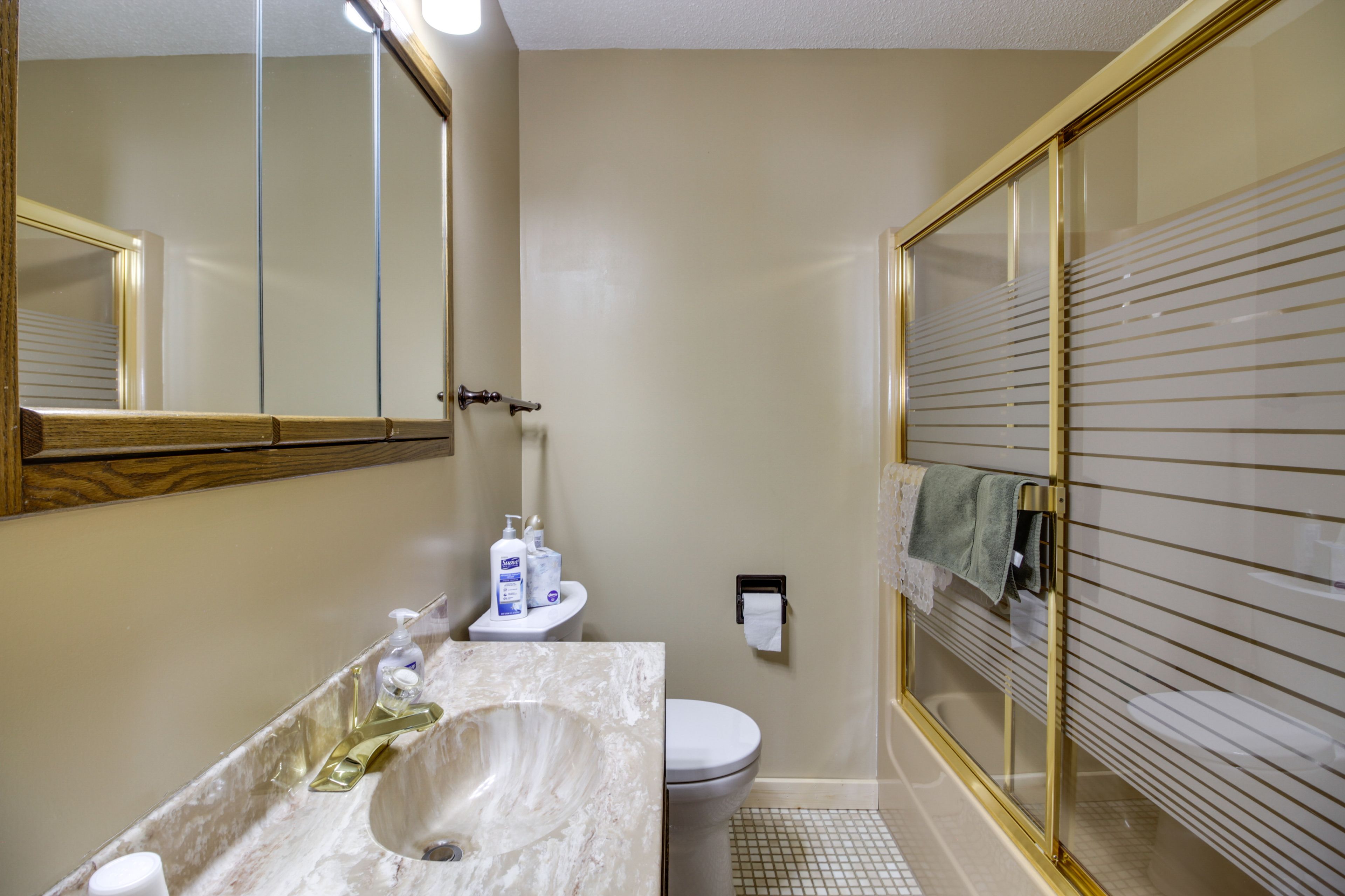 Full Bathroom