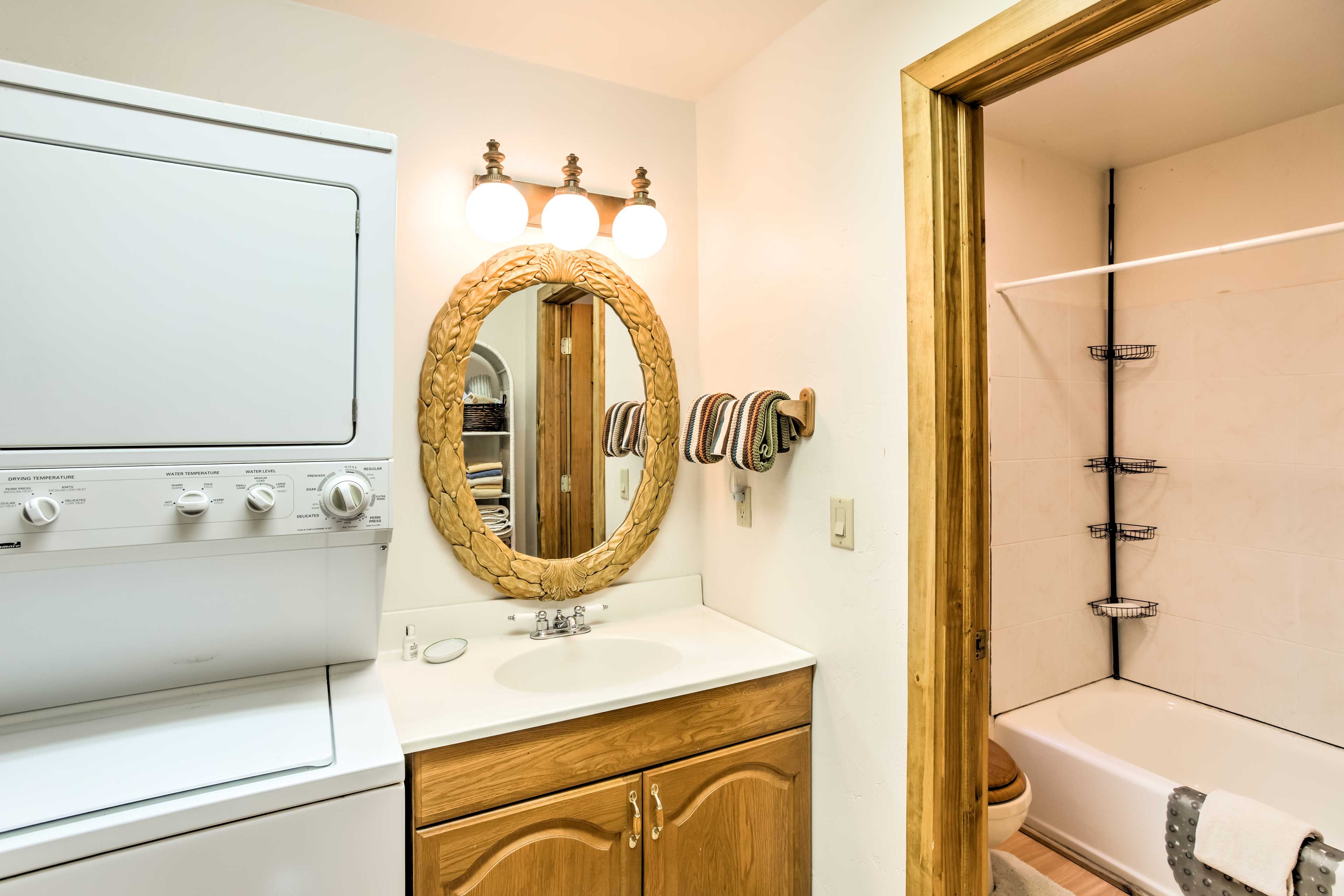 Full Bathroom | 1st Floor | Washer + Dryer | Towels Provided