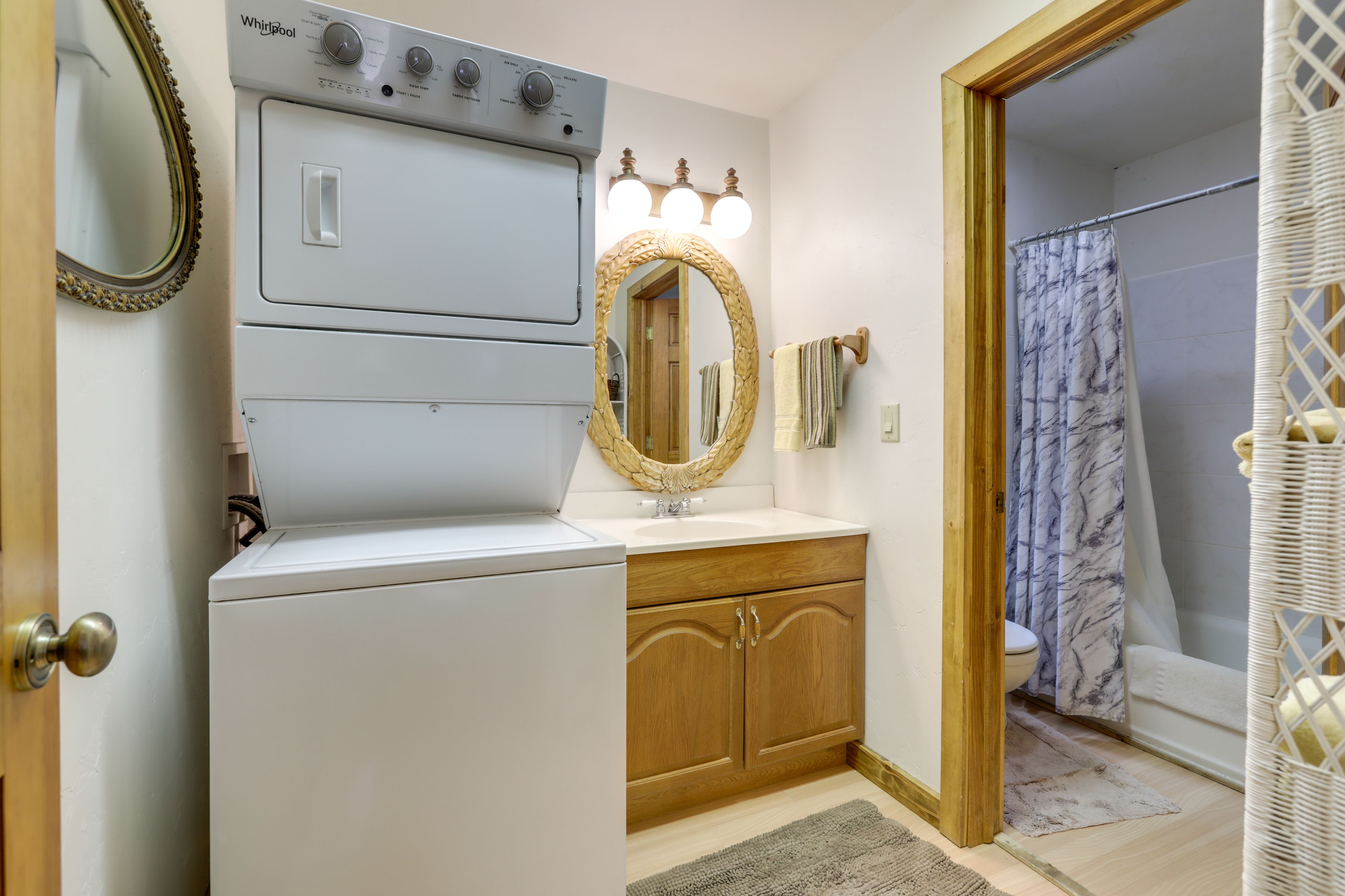 Full Bathroom | 1st Floor | Washer + Dryer | Towels Provided