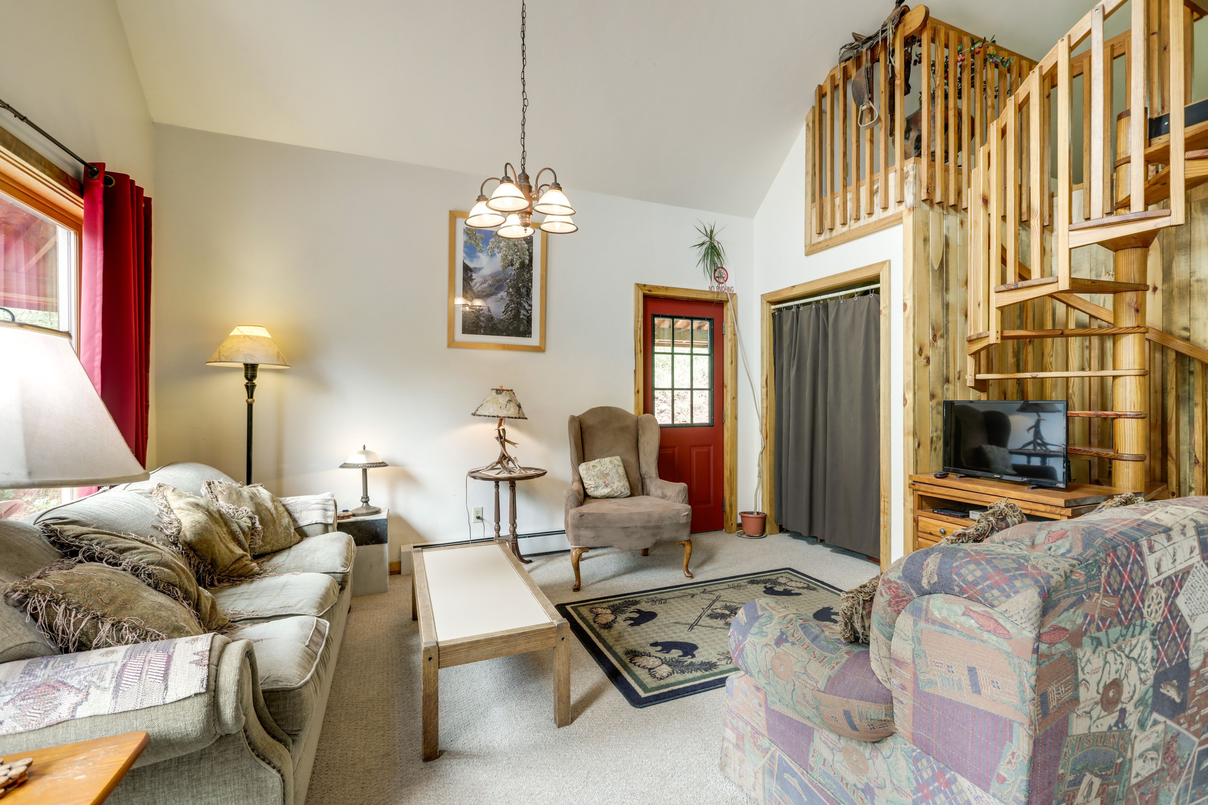 Living Room | 1st Floor | Central Heating | Cable TV | 2 Sleeper Sofas