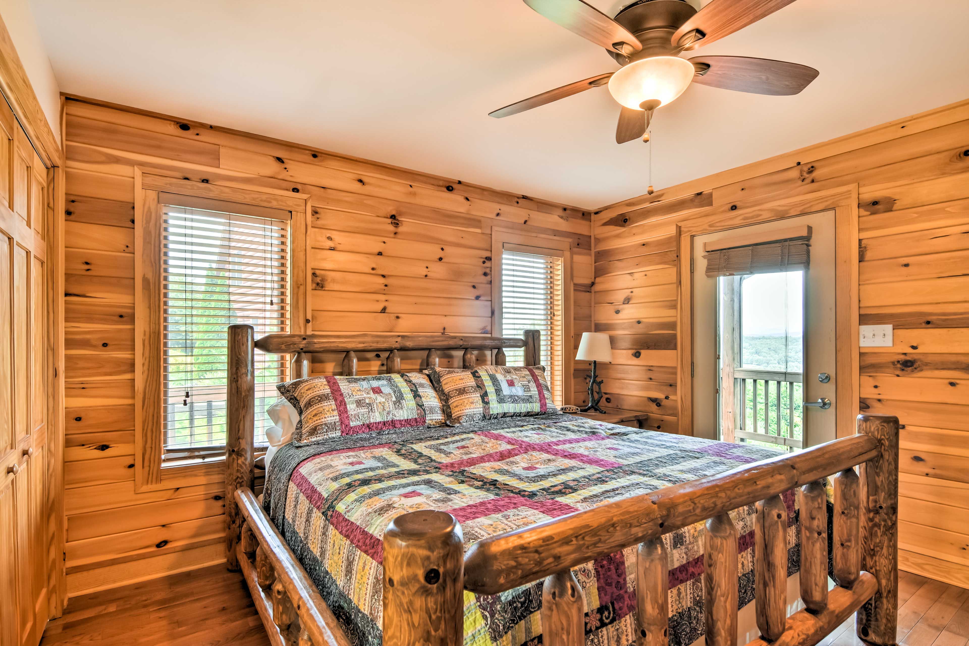 Bedroom 1 | King Bed