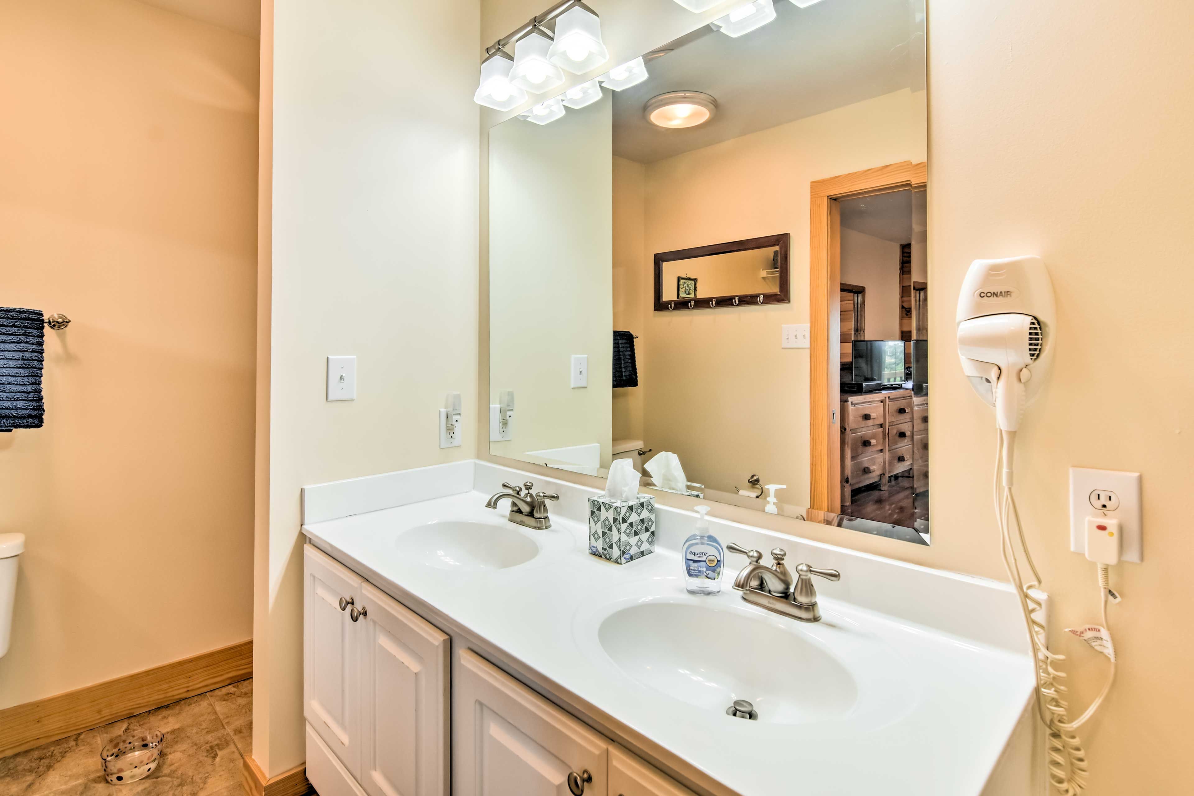 Full Bathroom | Linens & Towels
