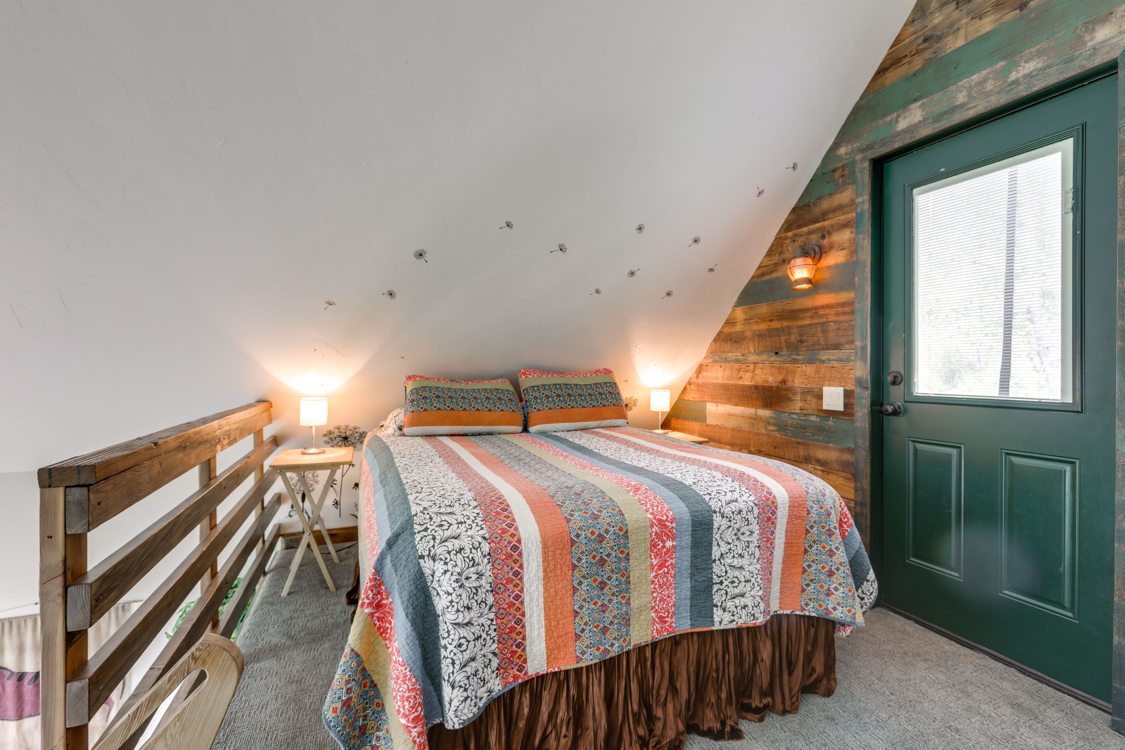 Loft | Queen Bed | Twin Murphy Bed (Photos Coming Soon) | Linens Provided