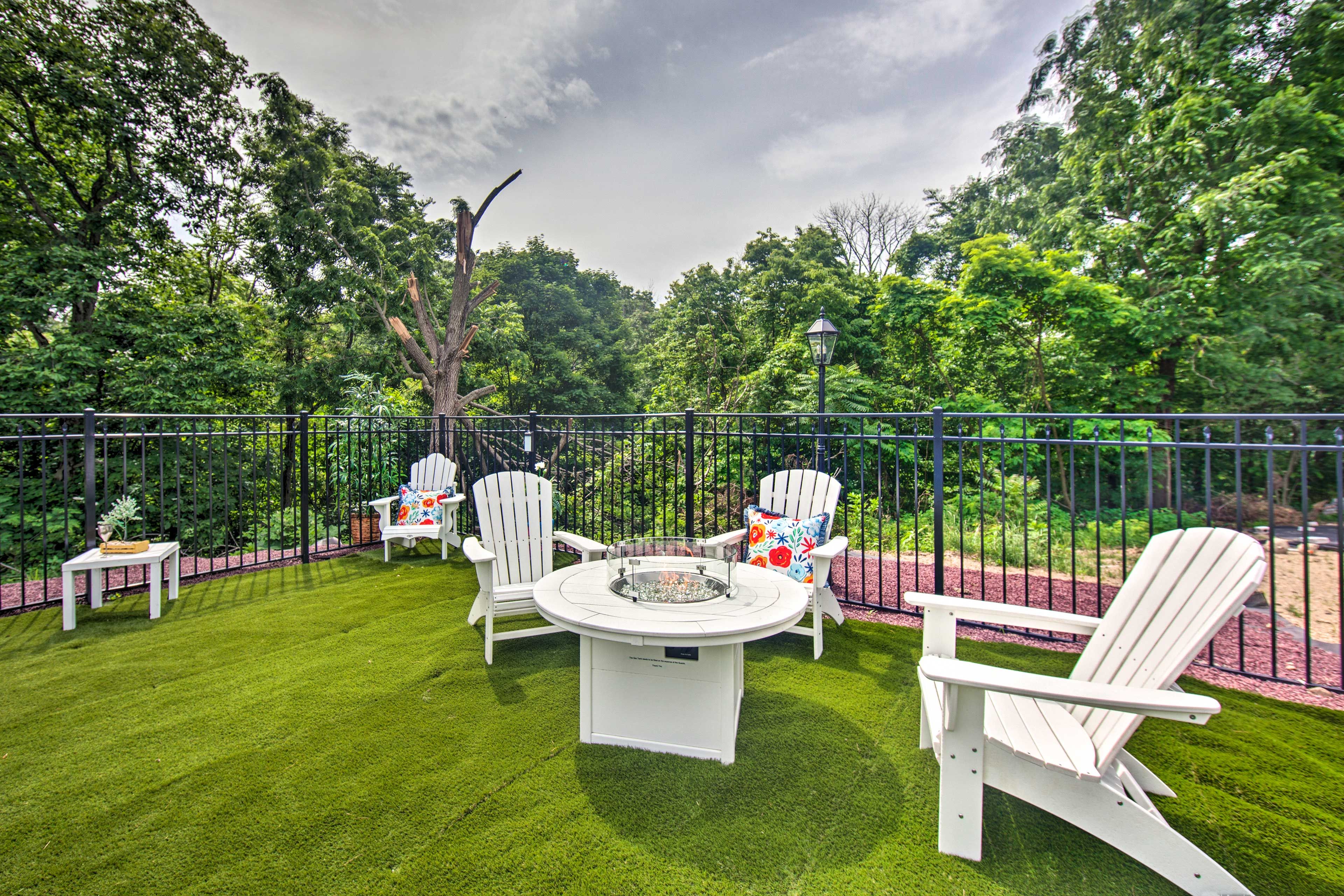 Hummelstown Vacation Rental | 5BR | 4BA | 1,600 Sq Ft | Stairs Required