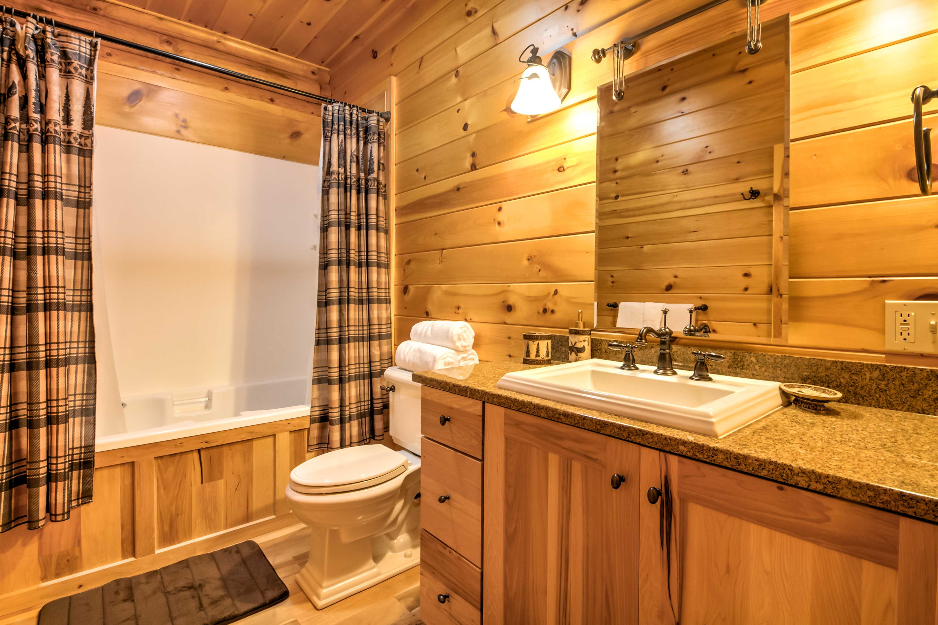 Full Bathroom | Complimentary Toiletries | Iron & Board
