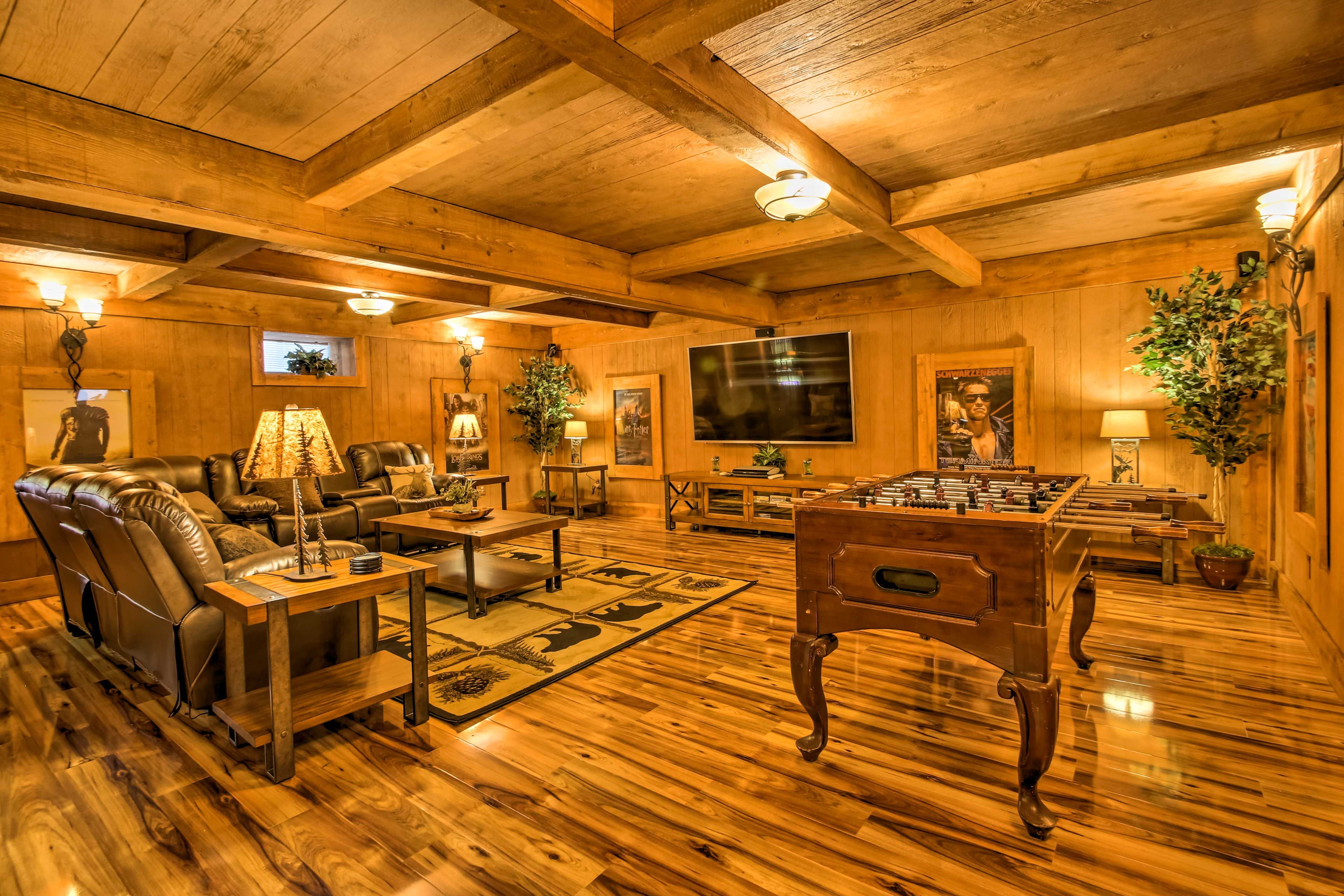 Game Room | TV w/ Satellite | Electric Fireplace | Wet Bar