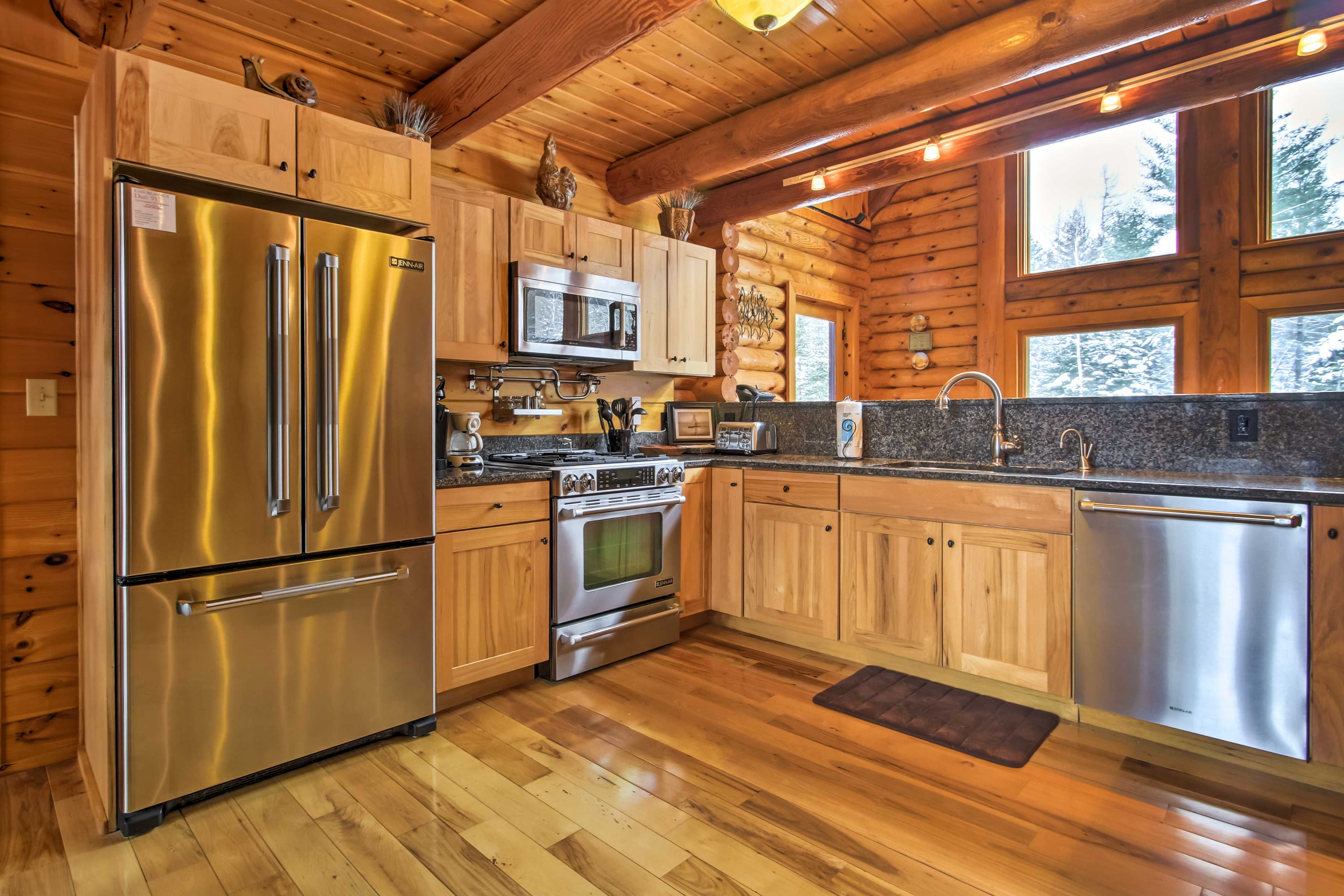 Kitchen | Stainless Steel Appliances | Toaster | Trash Bags & Paper Towels