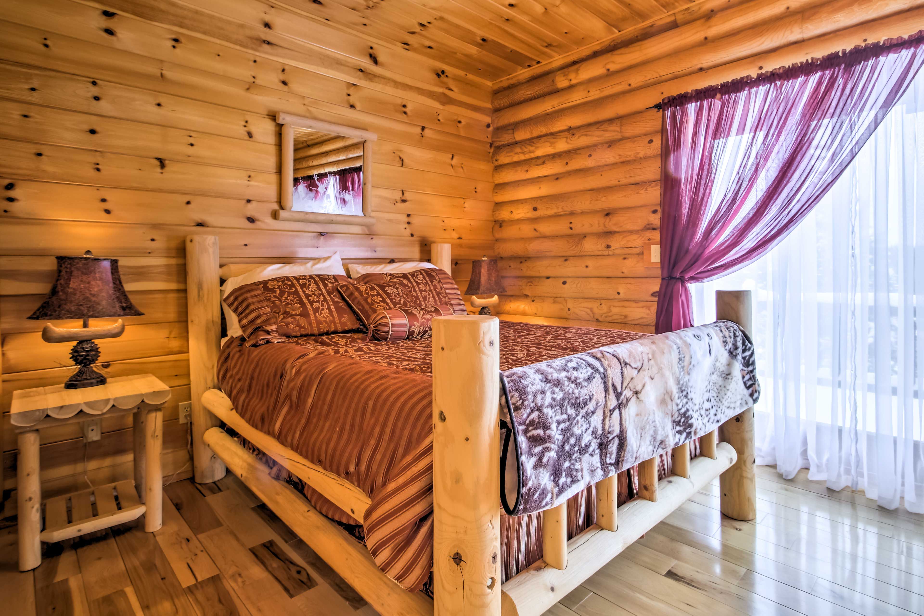 Bedroom 2 | Queen Bed