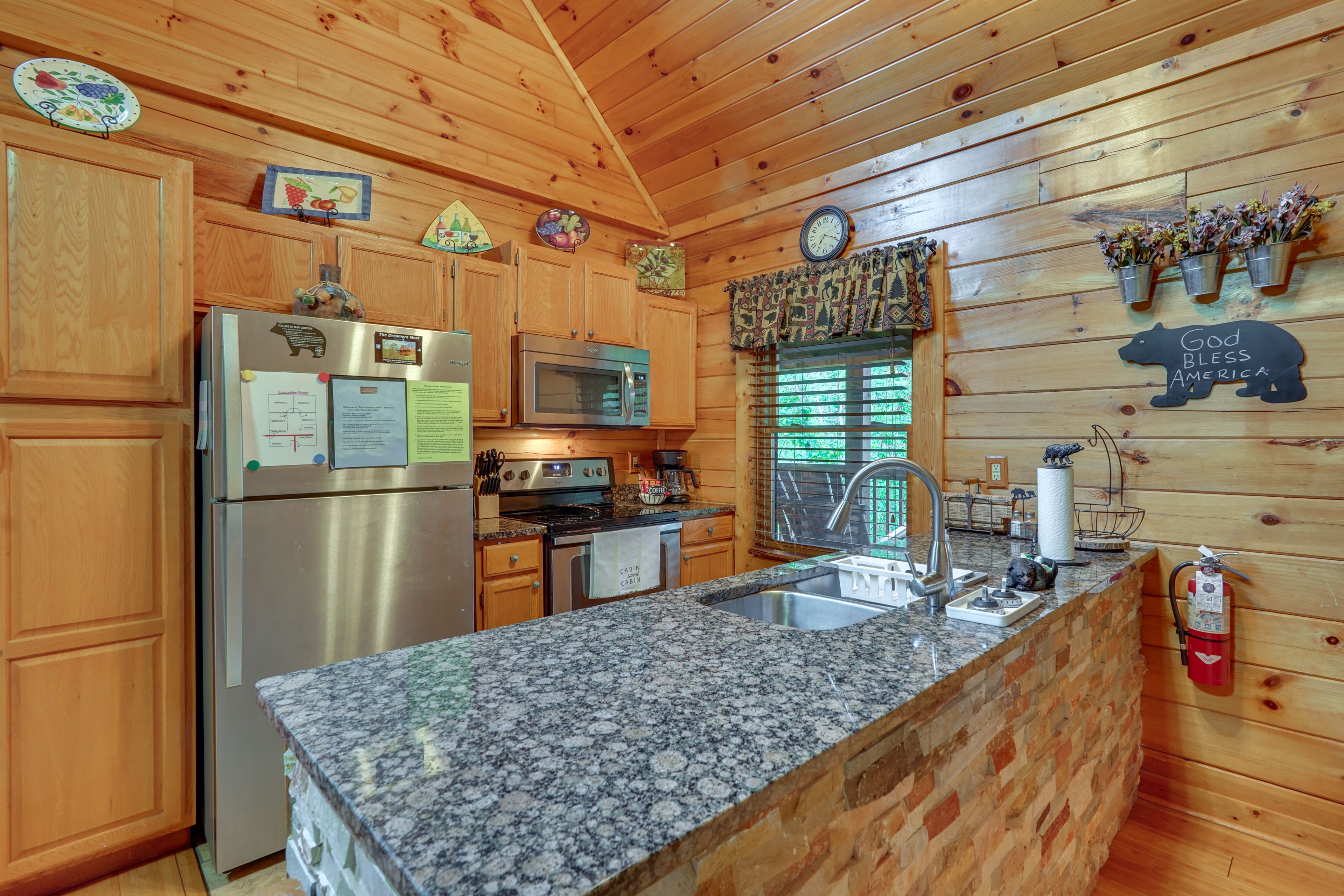 Kitchen | Toaster | Trash Bags & Paper Towels