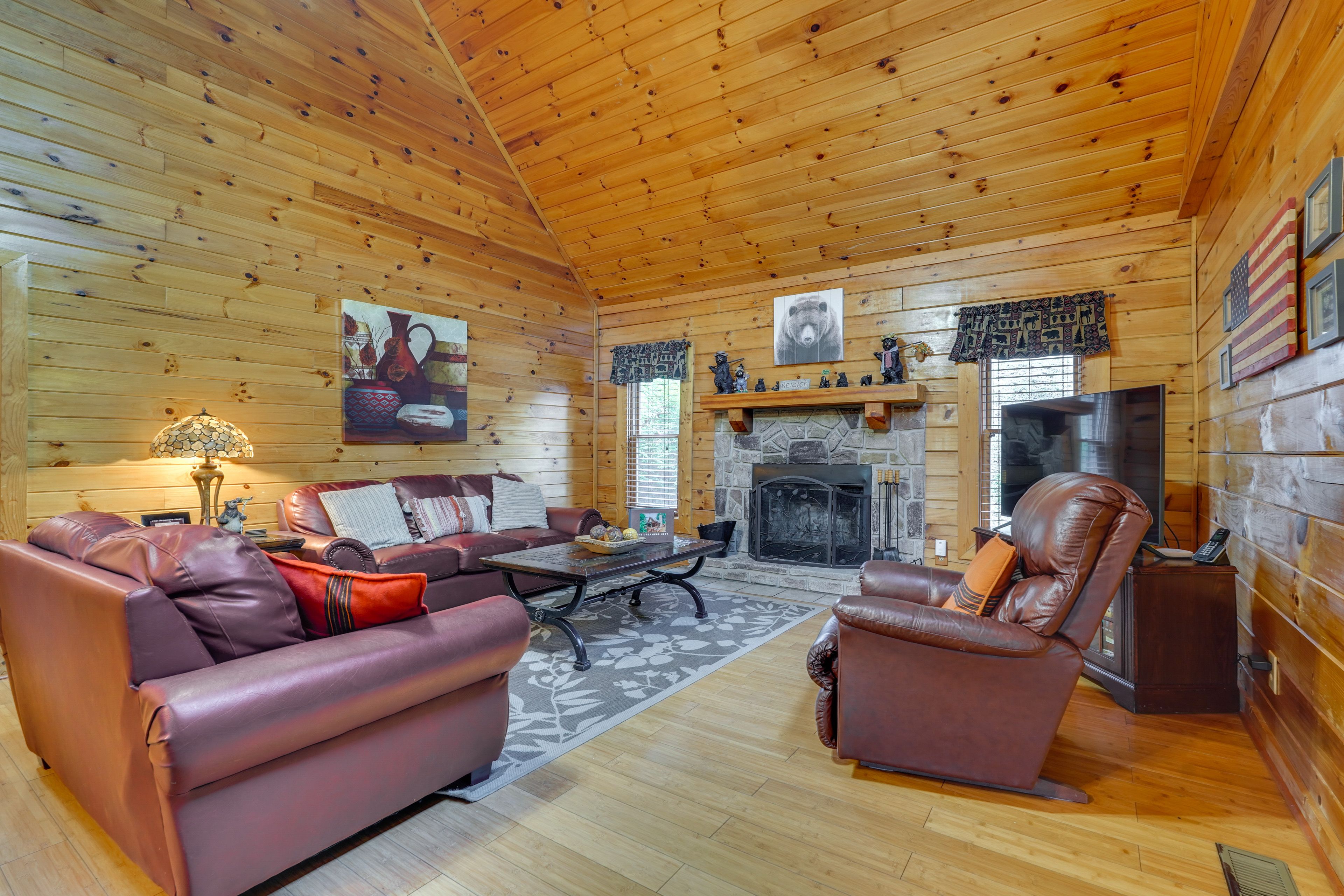 Living Room | Board Games | Free WiFi
