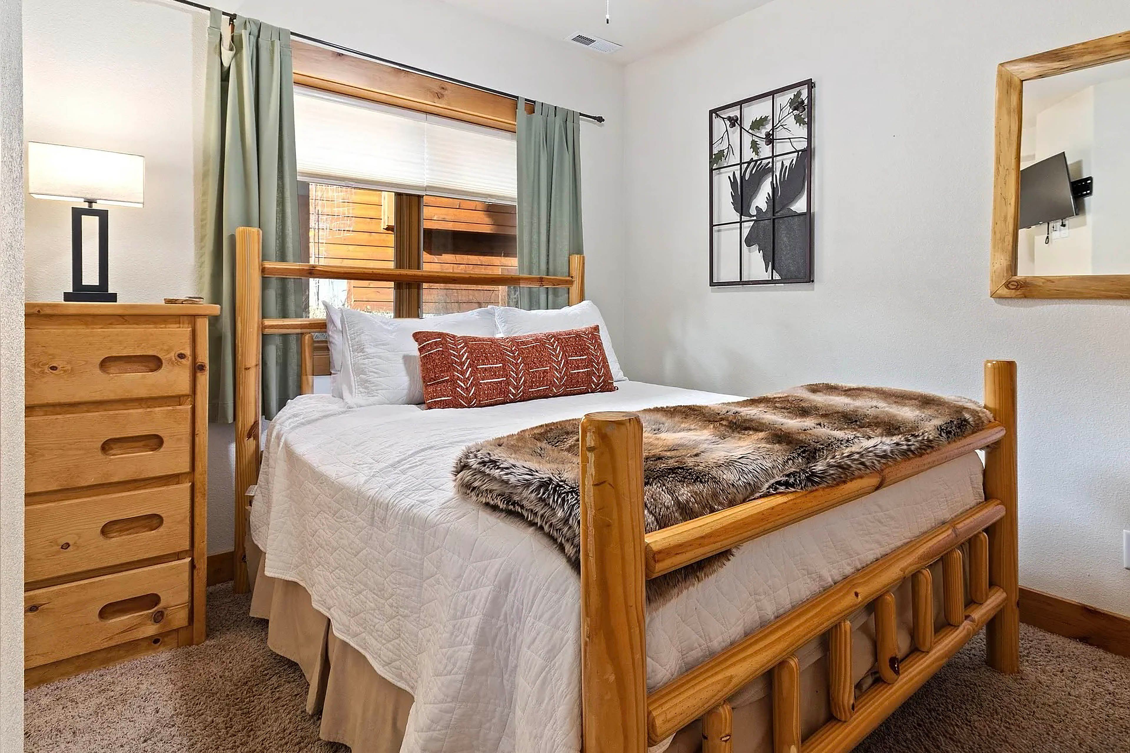 Bedroom 3 | Queen Bed | Basement Level