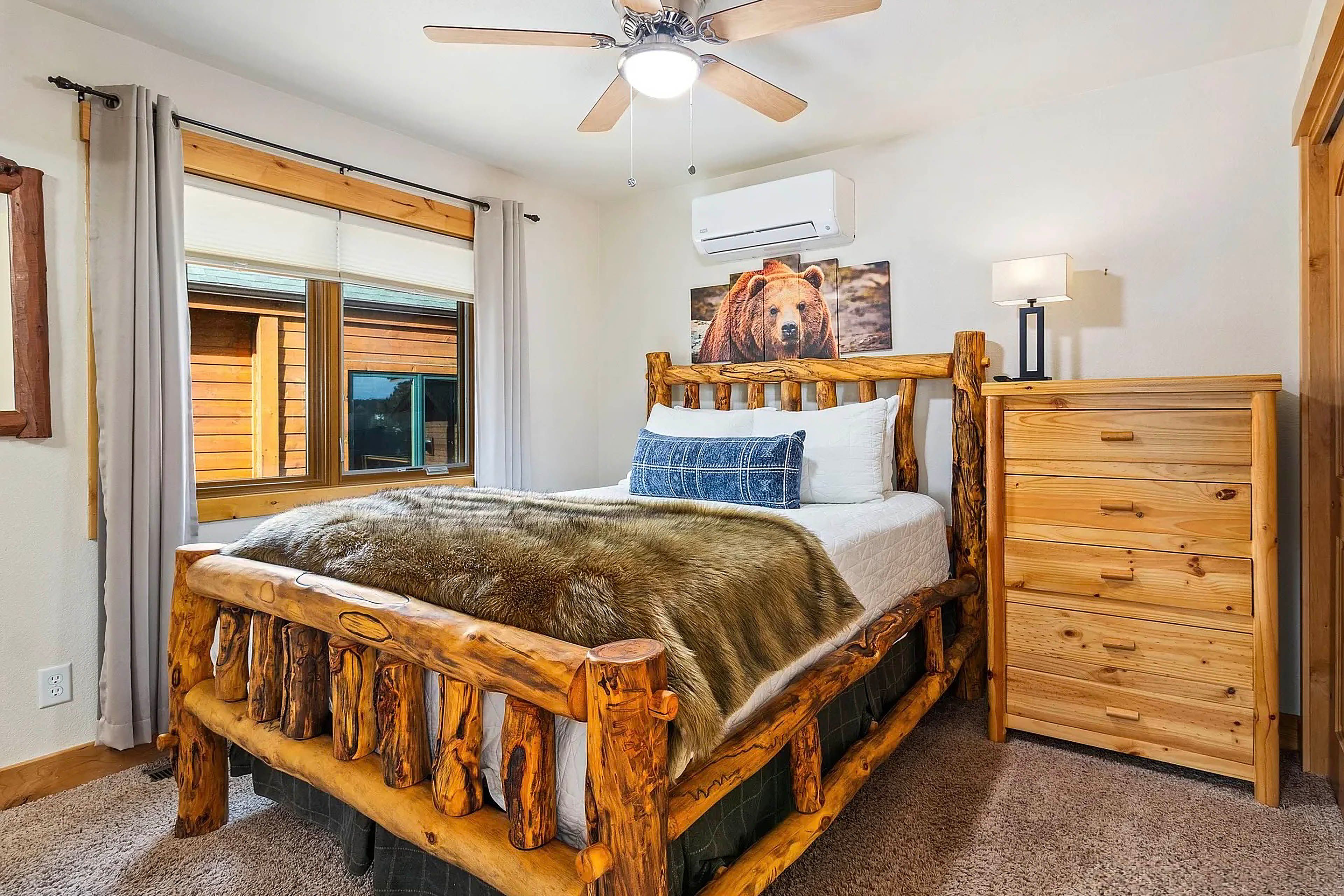 Bedroom  2 | Queen Bed | 1st Floor