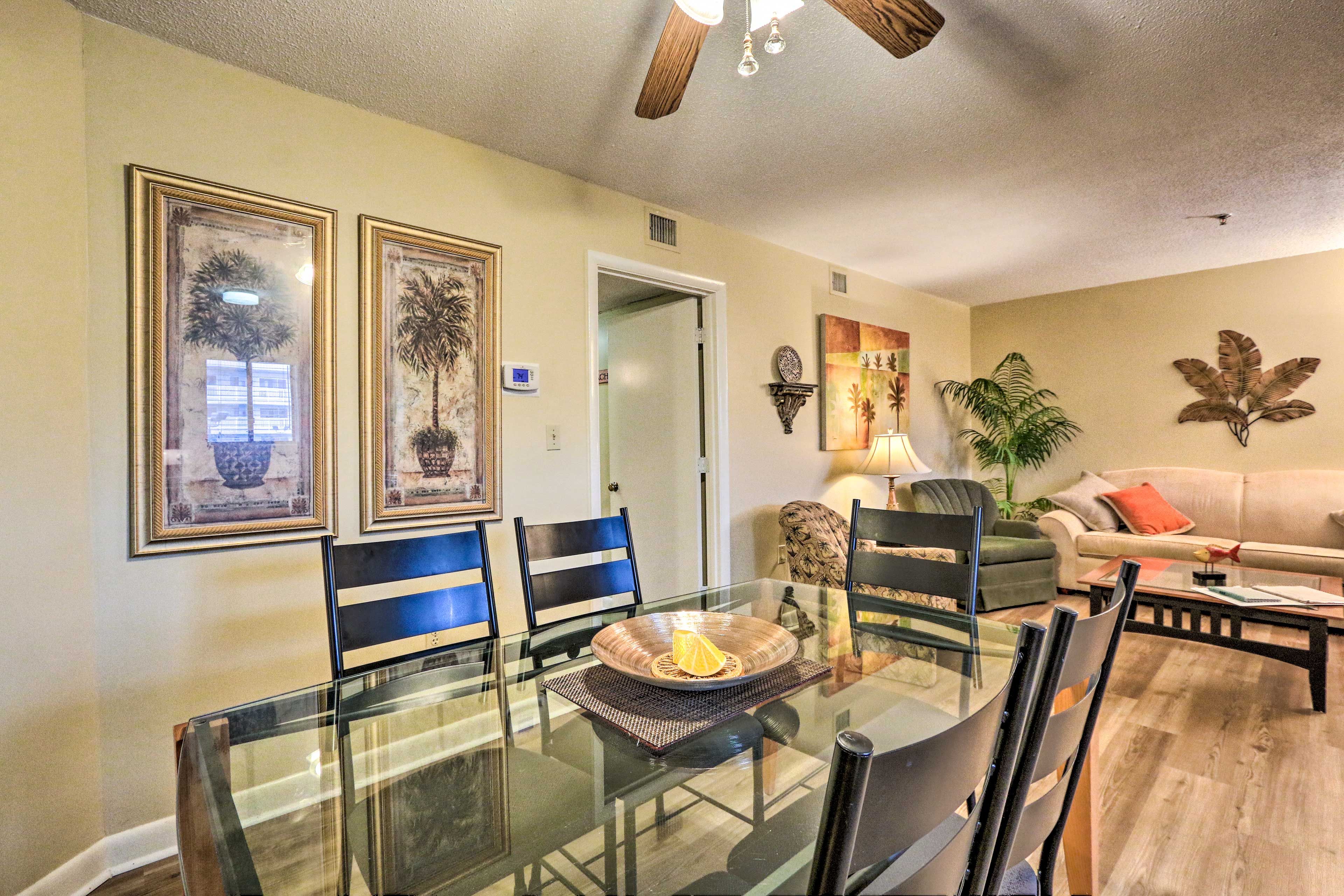 Dining Area | Dishware & Flatware Provided