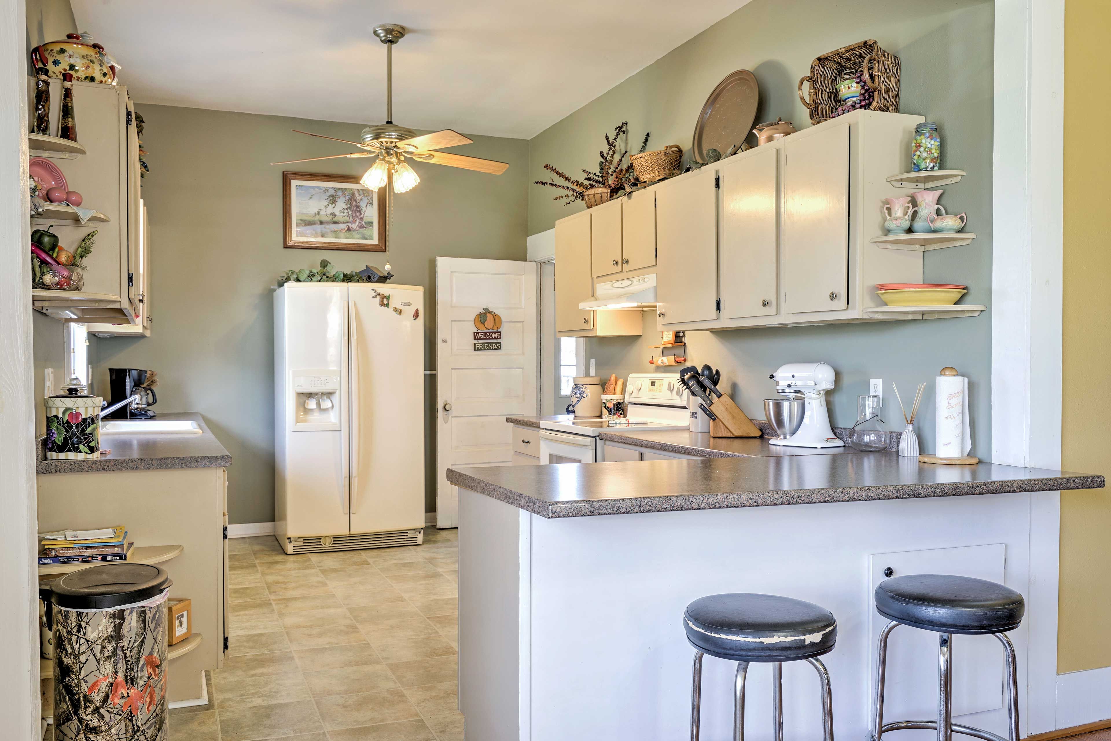 Enjoy your morning coffee at the breakfast bar.