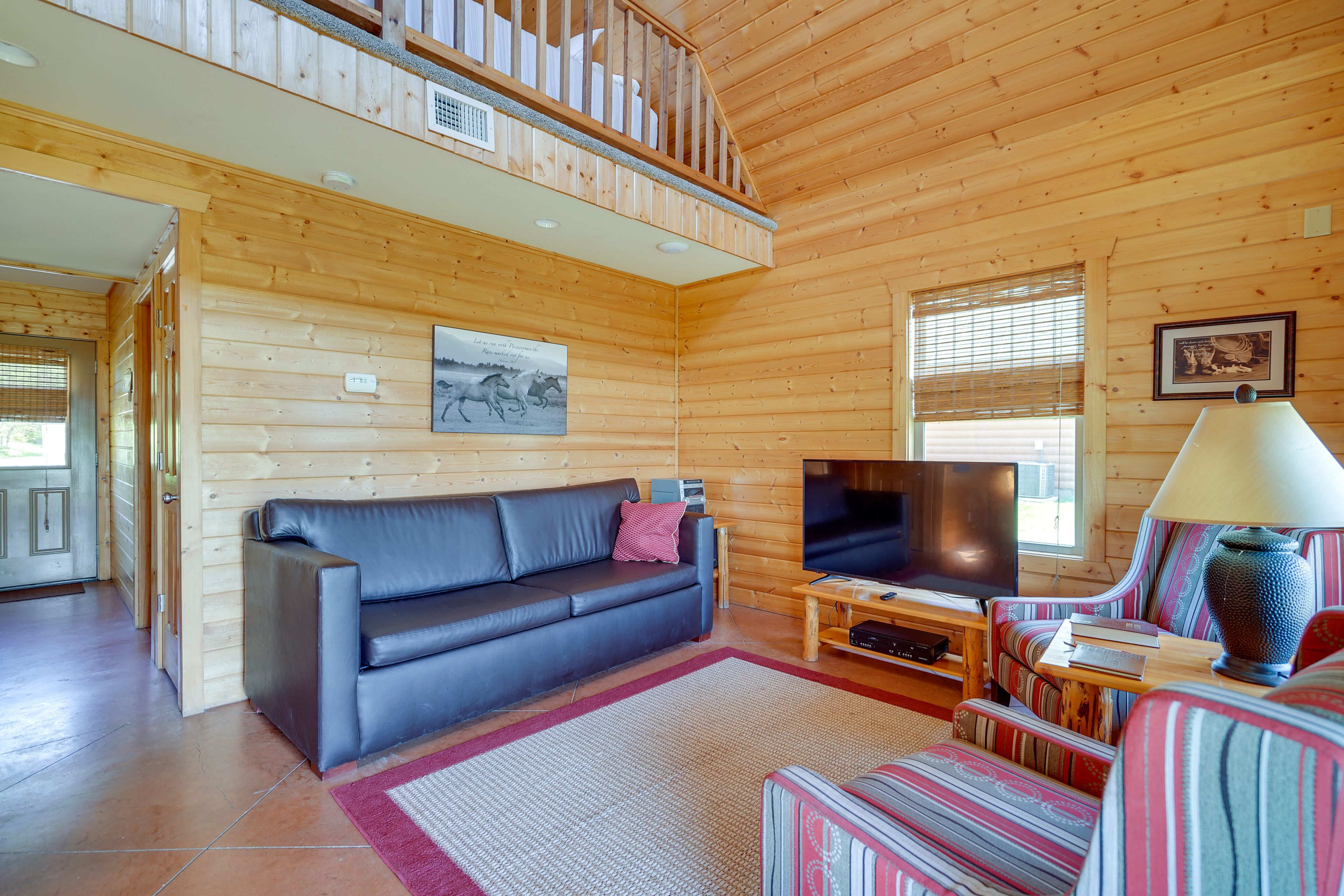 Living Room | Queen Sleeper Sofa | DVD Player | Free WiFi | Central A/C & Heat