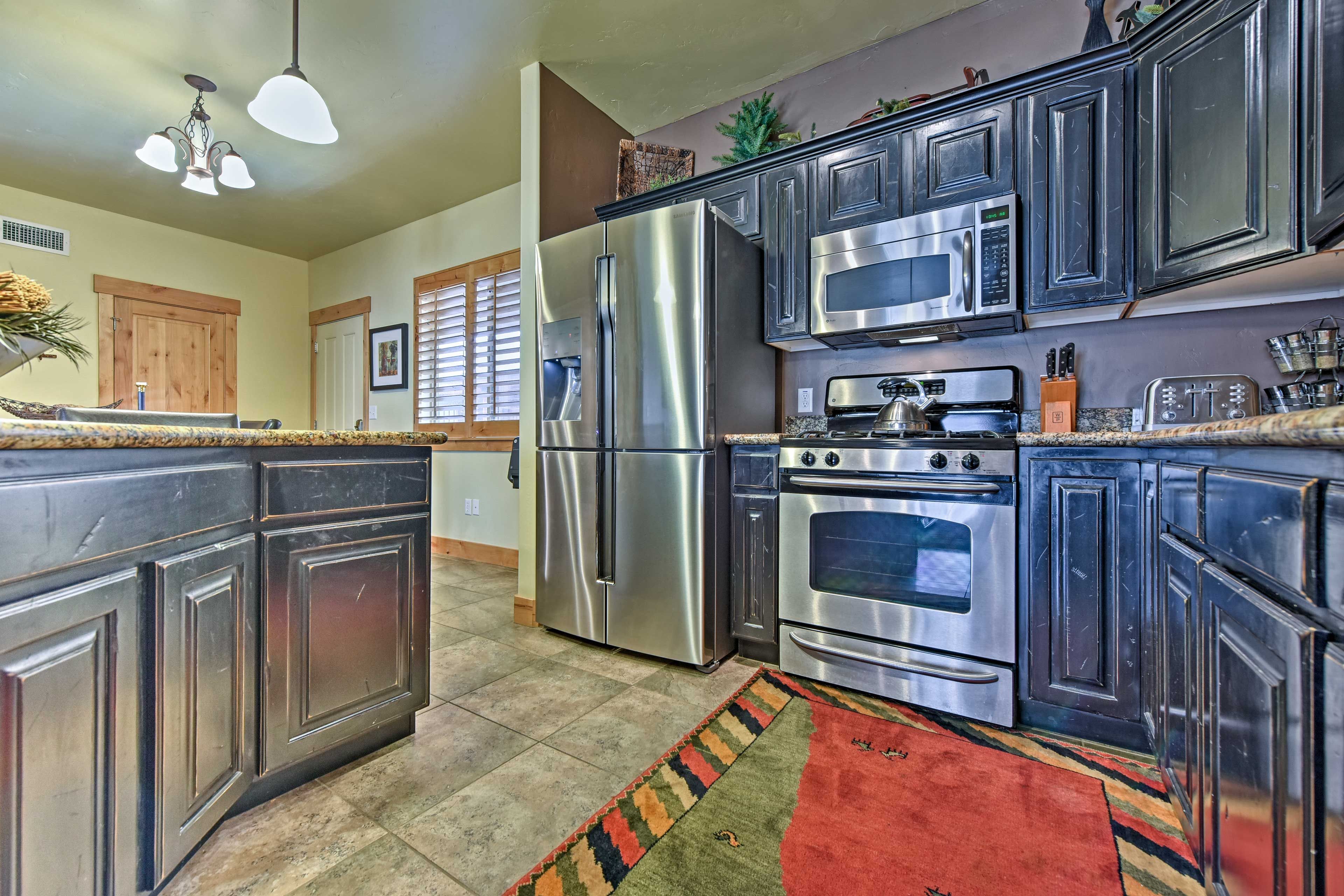 Cook with ease with the help of stainless steel appliances.