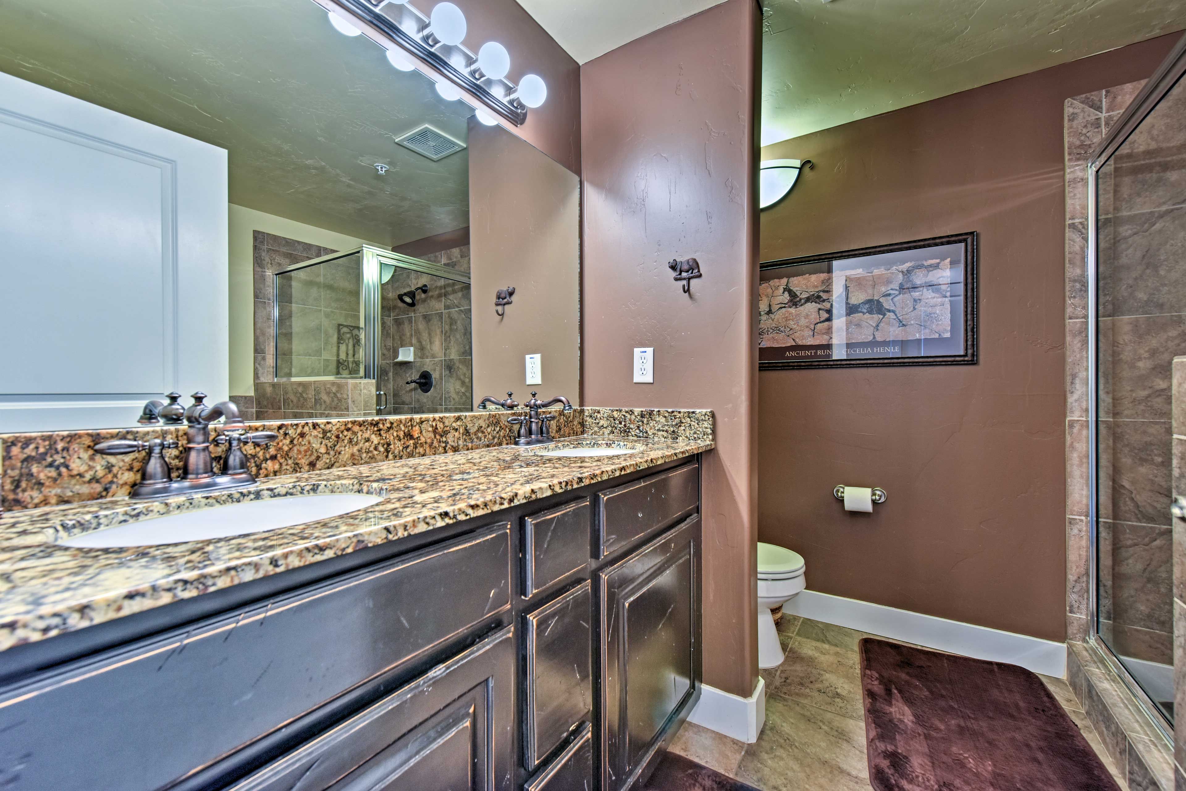 Guests staying in bedroom 1 will enjoy access to this full en-suite bathroom.