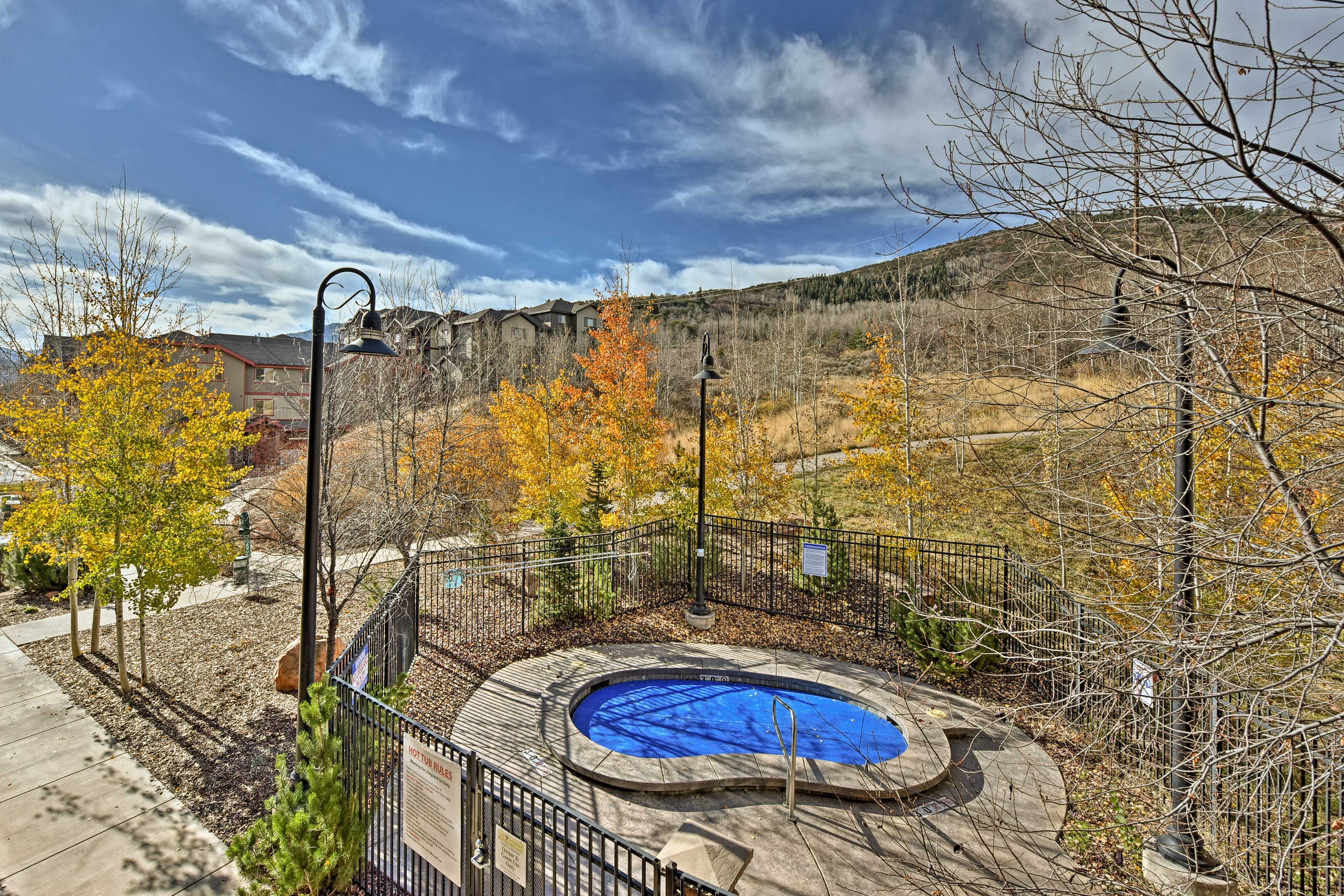 Soothe your sore muscles in the hot tub surrounded by unobstructed mountain views!