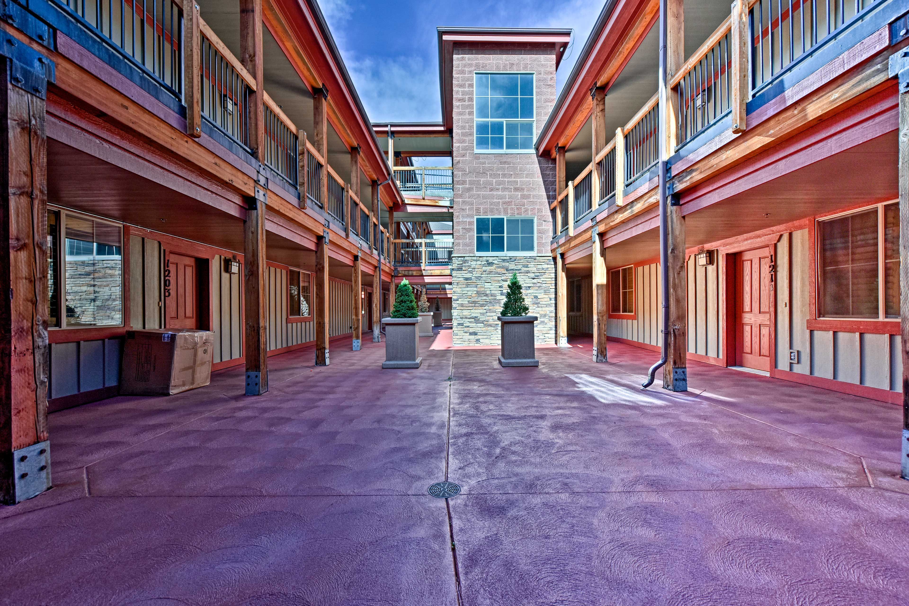 This condo is steps from the trails and only 5 miles from 3 ski resorts!