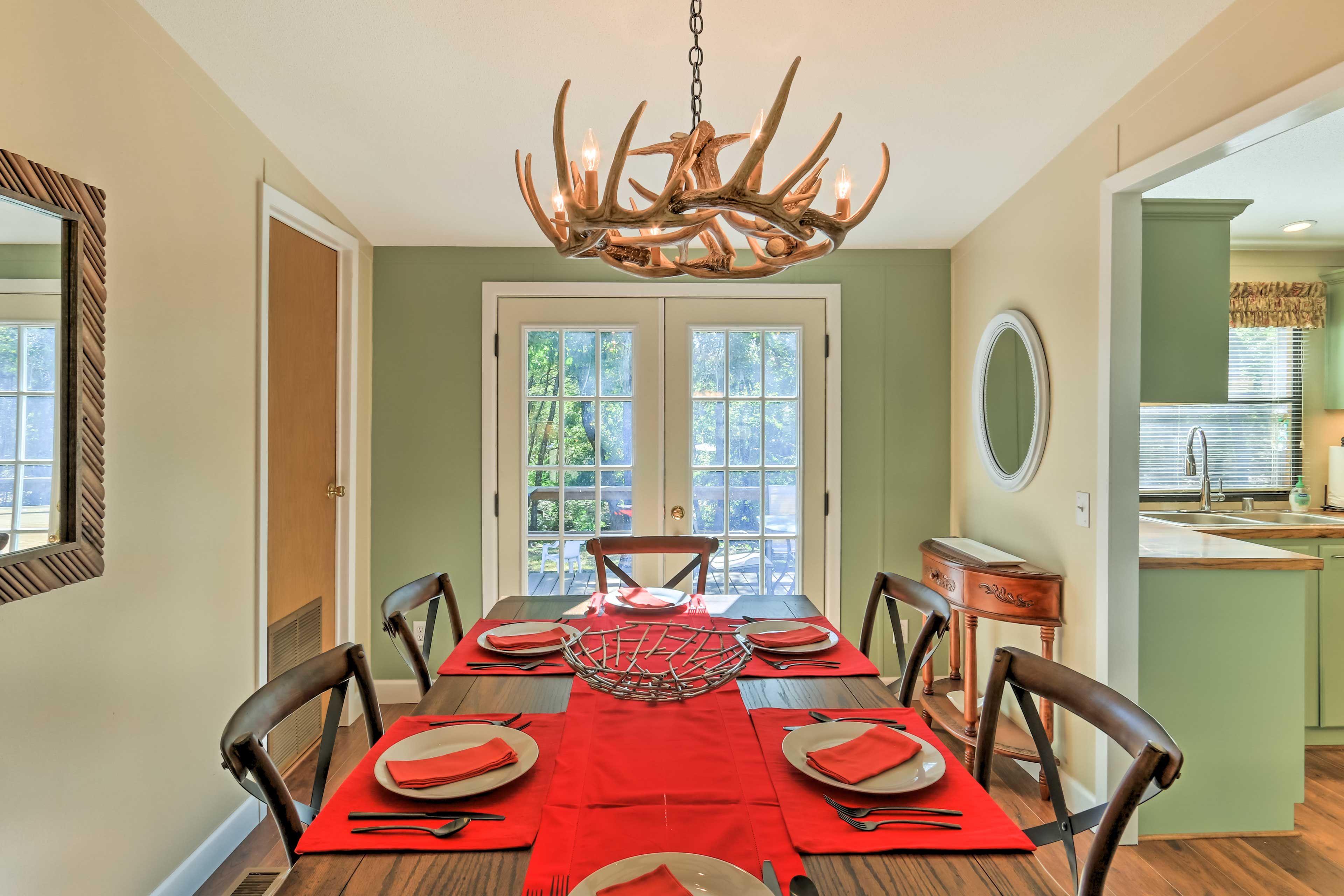 Dining Area | Dishware & Flatware