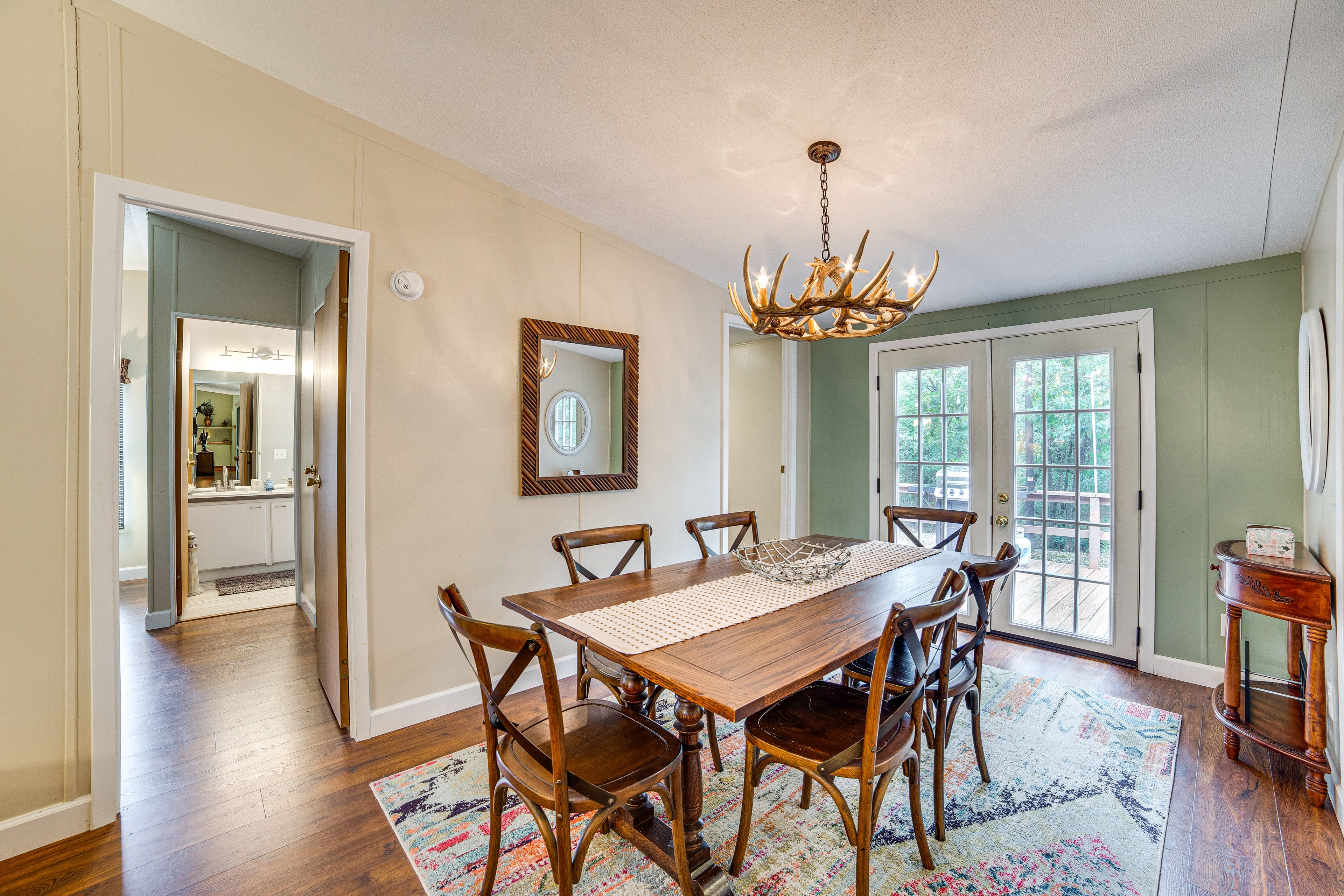 Dining Area | Dishware & Flatware