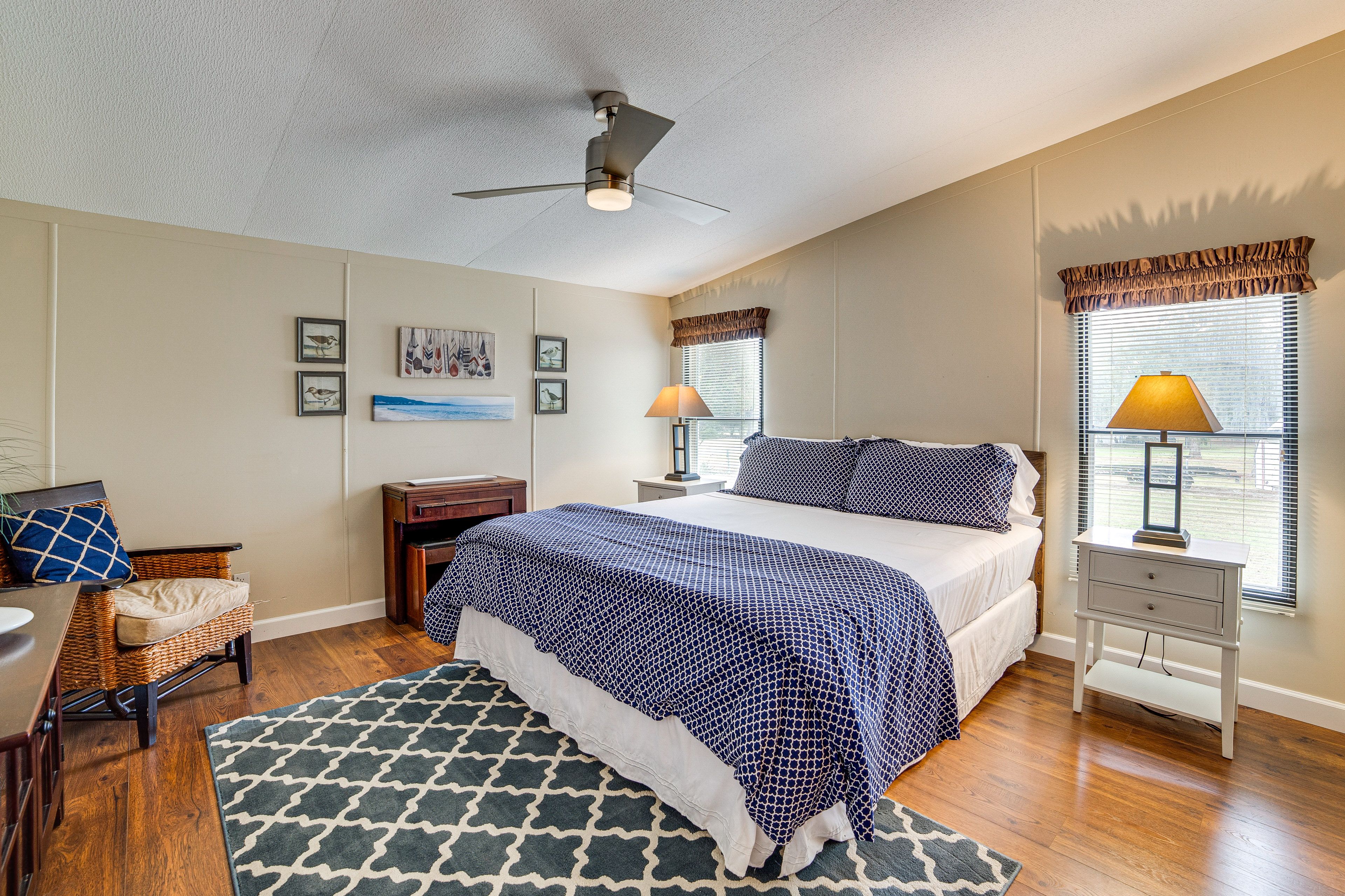 Bedroom 1 | King Bed