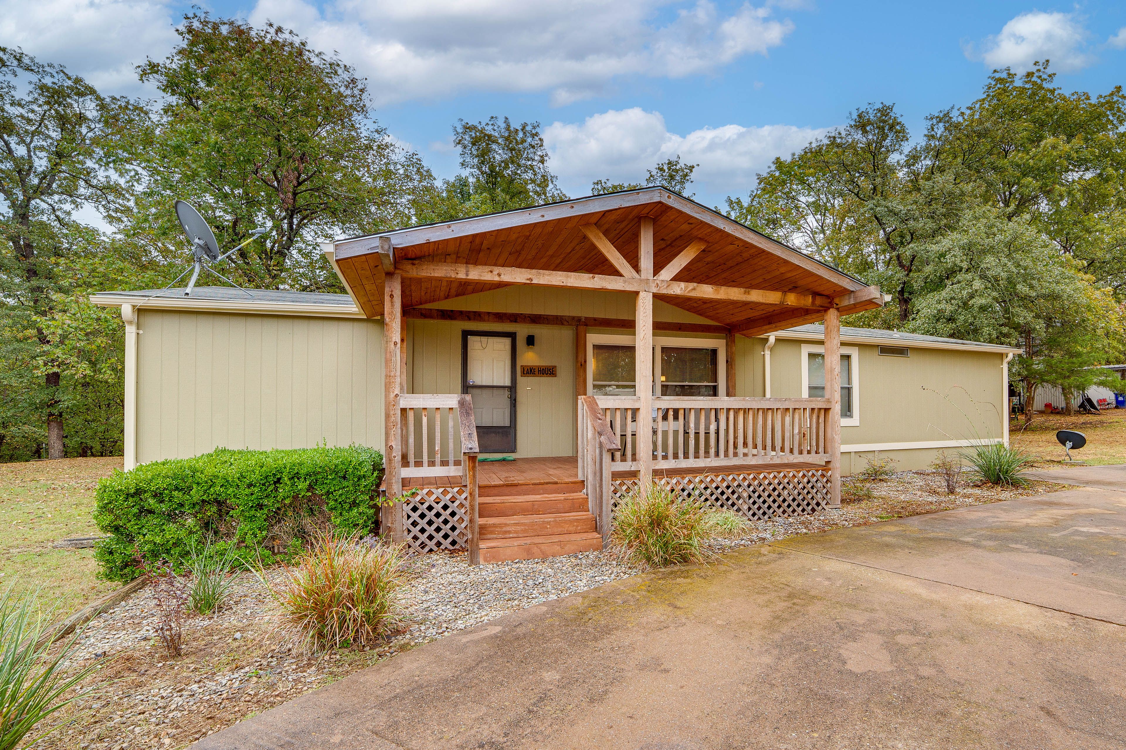 Exterior | Free WiFi