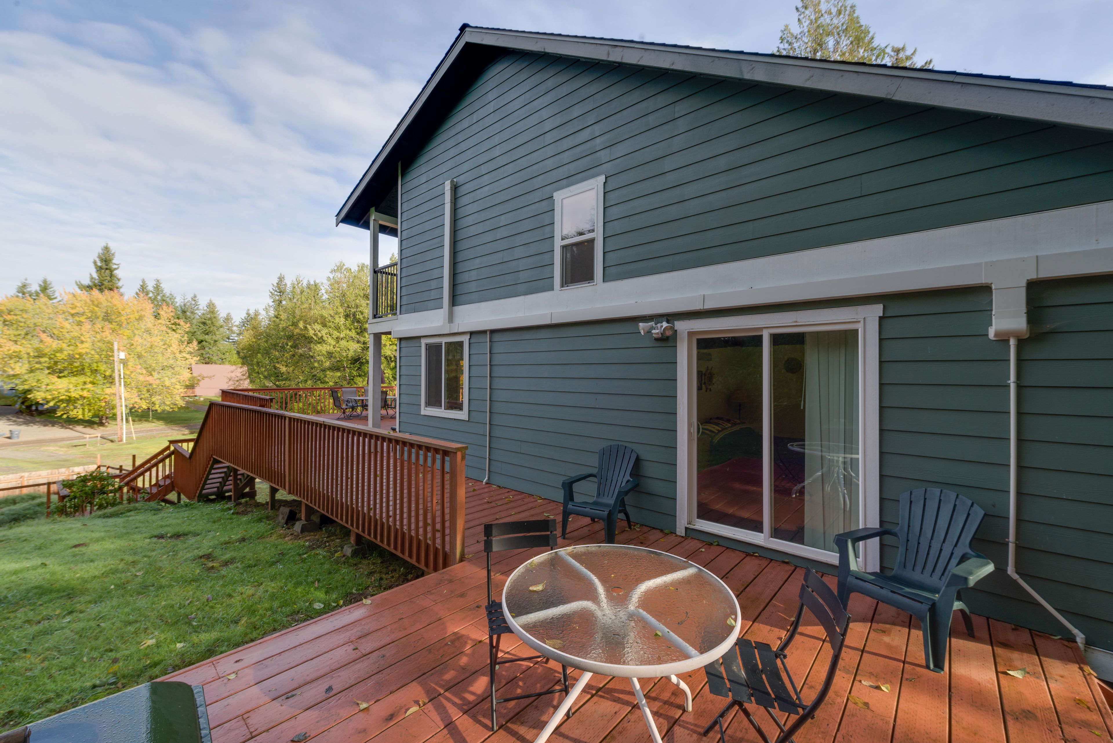 Deck | Outdoor Dining | Gas Grill